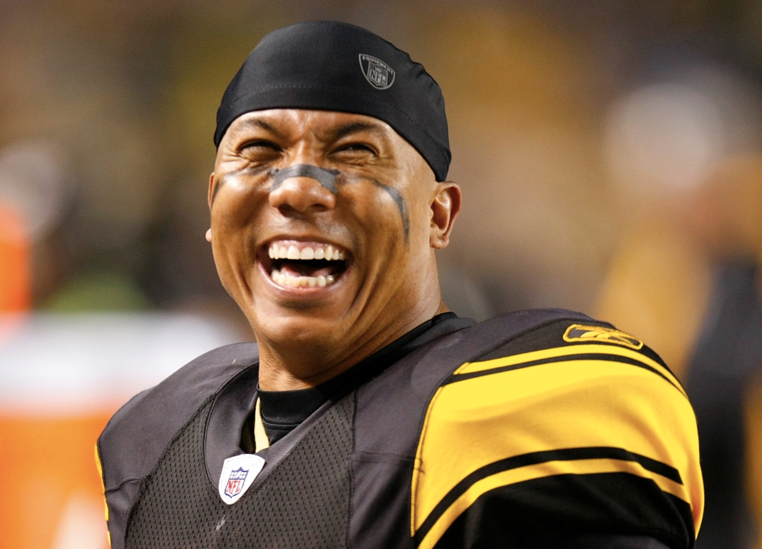PITTSBURGH - OCTOBER 4:  Wide receiver Hines Ward #86 of the Pittsburgh Steelers smiles on the sideline against the San Diego Chargers in the second half at Heinz Field on October 4, 2009 in Pittsburgh, Pennsylvania. (Photo by Gregory Shamus/Getty Images)