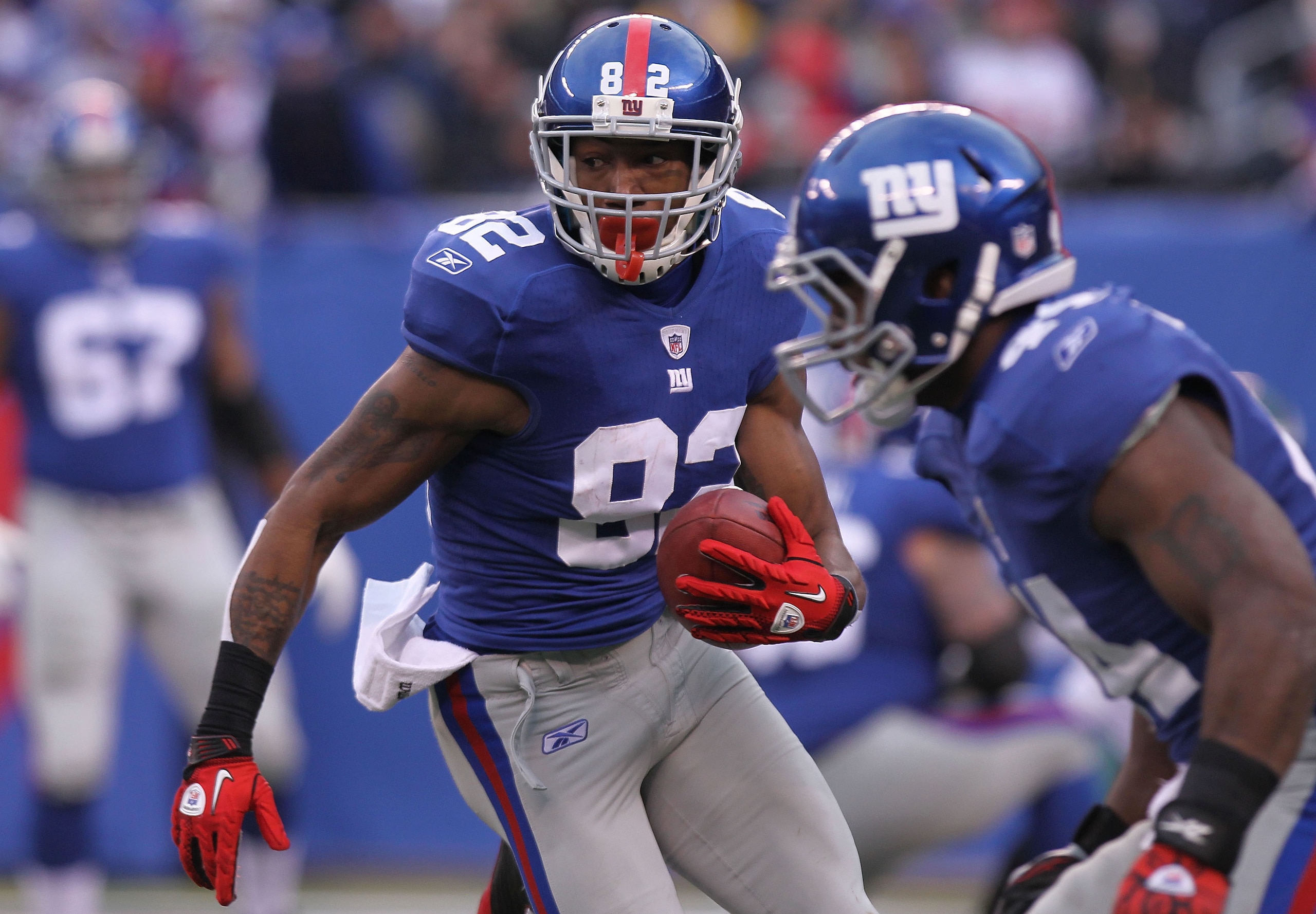 EAST RUTHERFORD, NJ - DECEMBER 19:  Mario Manningham #82 of the New York Giants  against the Philadelphia Eagles at New Meadowlands Stadium on December 19, 2010 in East Rutherford, New Jersey.  (Photo by Nick Laham/Getty Images)