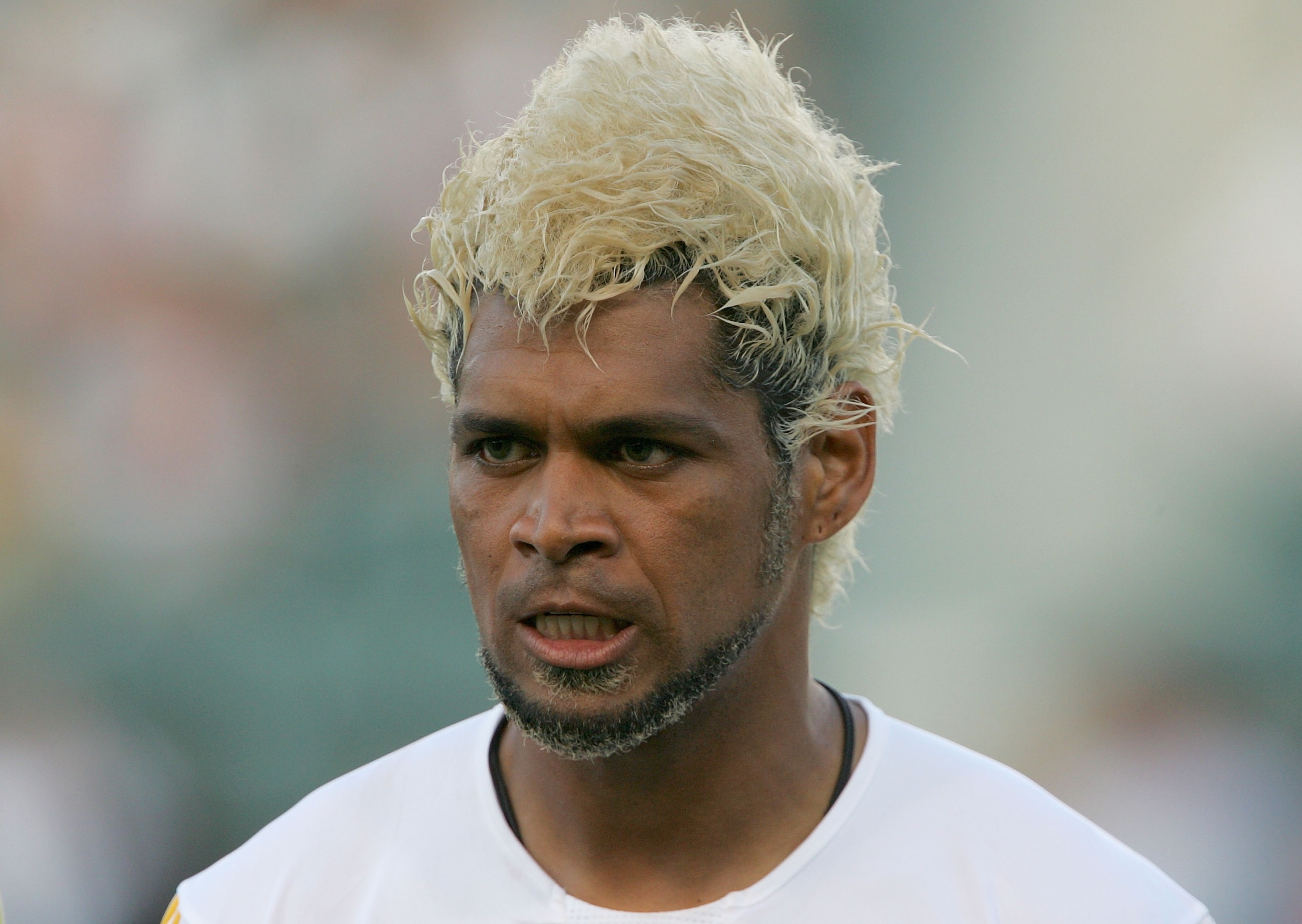 CARSON, CA - JULY 4:  Abel Xavier #17 of the Los Angeles Galaxy prepares to play against the Chicago Fire on July 4, 2007 at the Home Depot Center in Carson, California. The Galaxy won 2-0.  (Photo by Stephen Dunn/Getty Images)