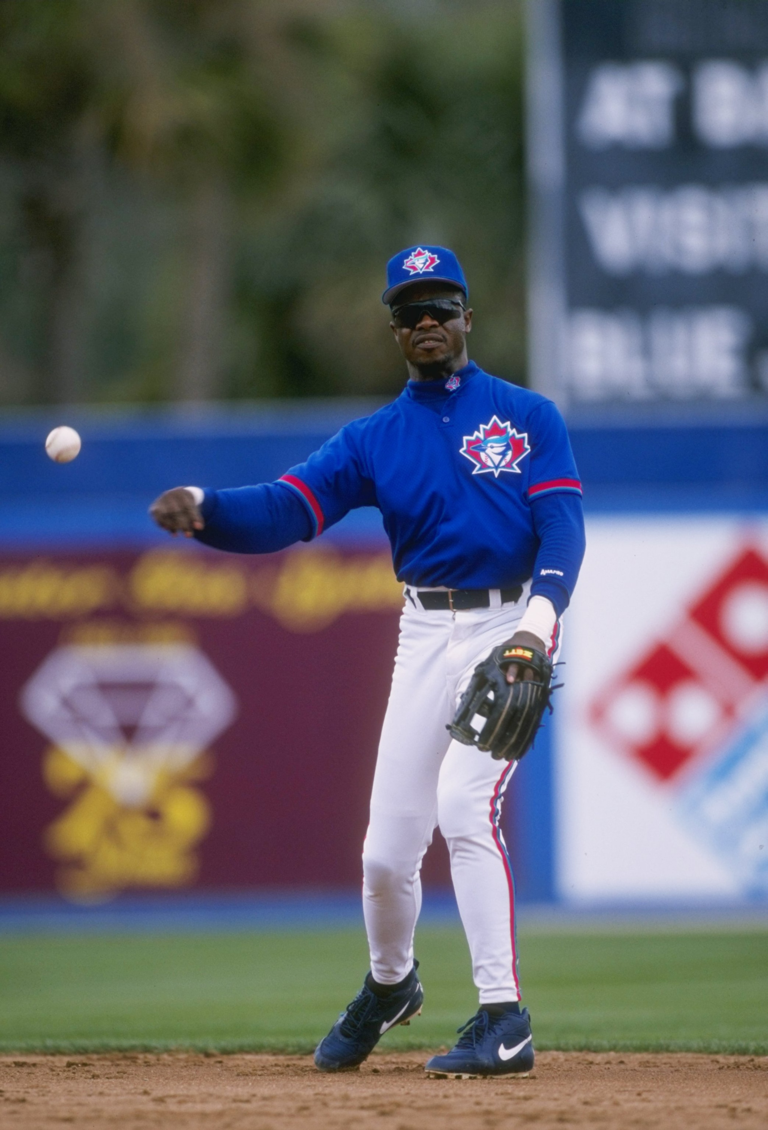 18 Mar 1998:  Infielder Tony Fernandez of the Toronto Blue Jays in action during a spring training game against the Philadelphia Phillies at the Dunedin Stadium in Dunedin, Florida.  The Blue Jays won the game, 2-0. Mandatory Credit: Rick Stewart  /Allspo