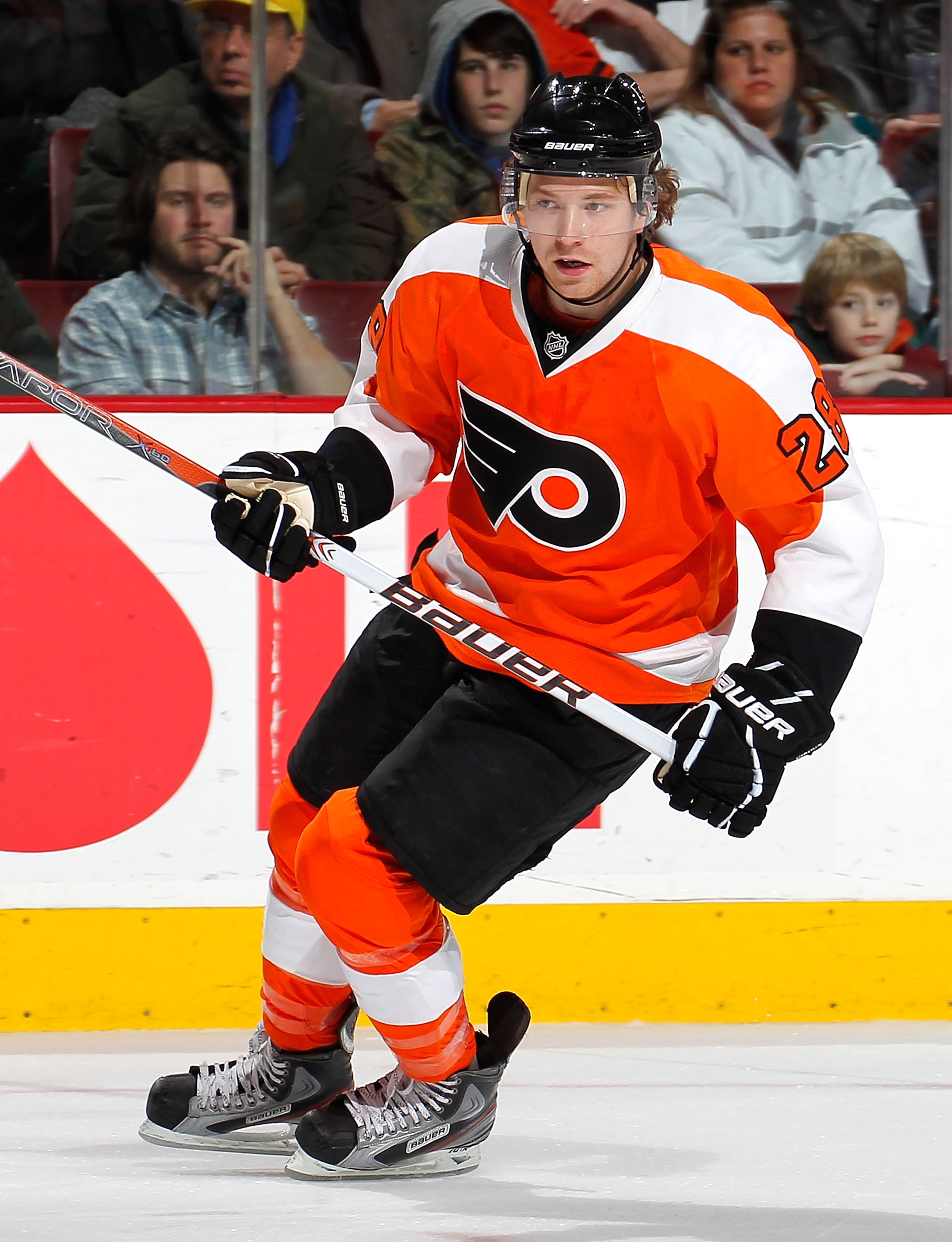 PHILADELPHIA, PA - JANUARY 25:  Claude Giroux #28 of the Philadelphia Flyers skates in an NHL hockey game against the Montreal Canadiens at the Wells Fargo Center on January 25, 2011 in Philadelphia, Pennsylvania.  (Photo by Paul Bereswill/Getty Images)
