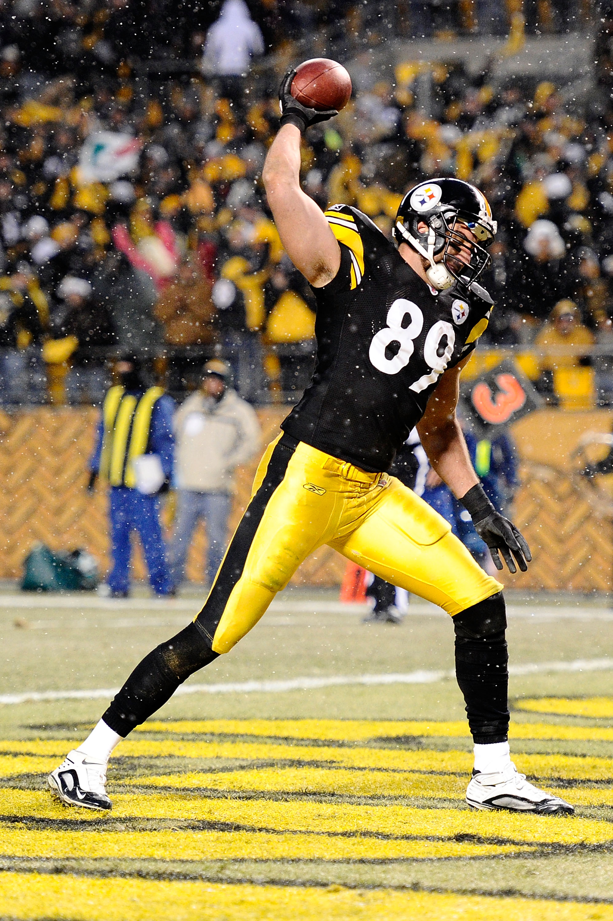 Steelers follow 'lead dog' Mendenhall