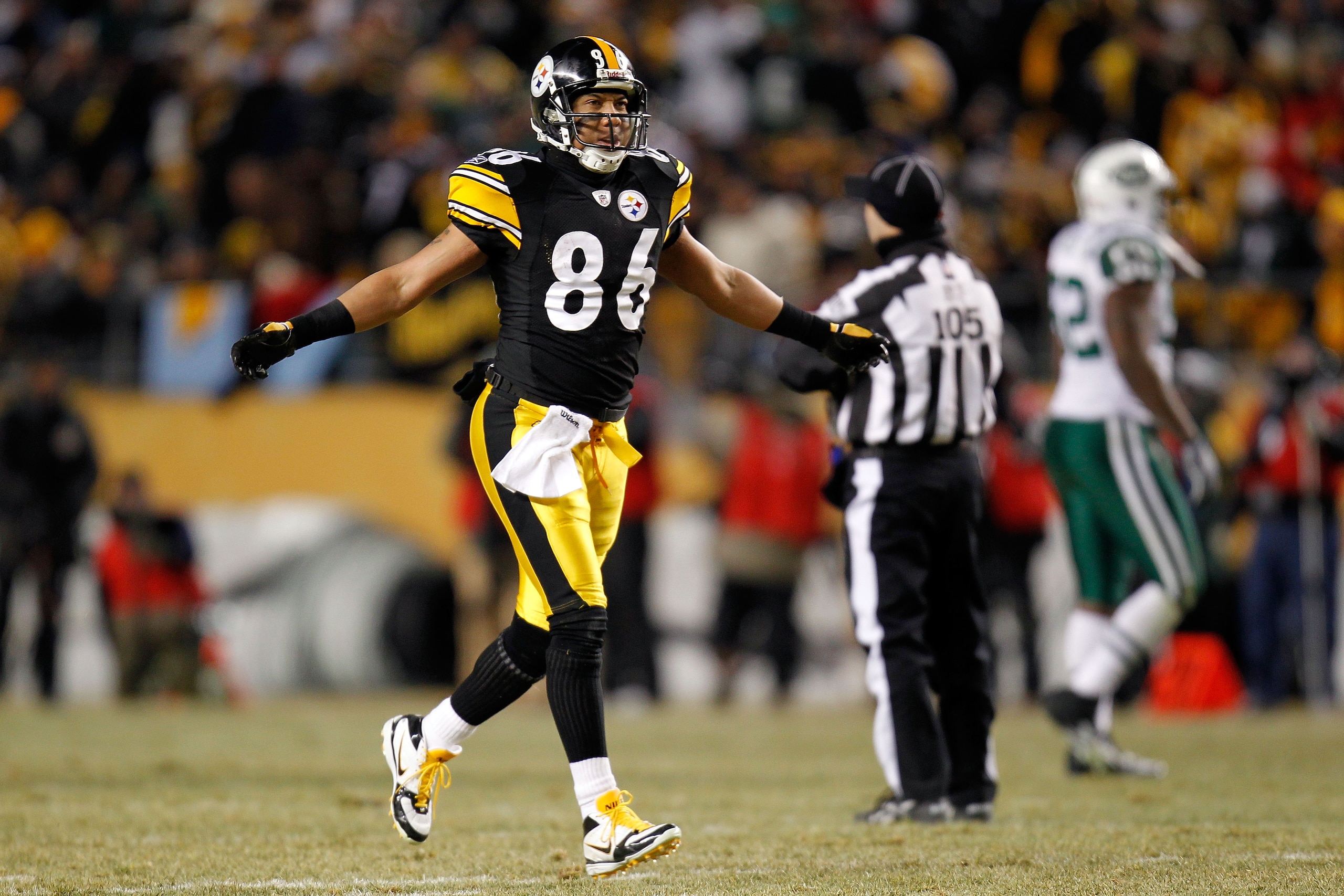 PITTSBURGH, PA - JANUARY 23:  Hines Ward #86 of the Pittsburgh Steelers reacts against the New York Jets during the 2011 AFC Championship game at Heinz Field on January 23, 2011 in Pittsburgh, Pennsylvania.  (Photo by Gregory Shamus/Getty Images)