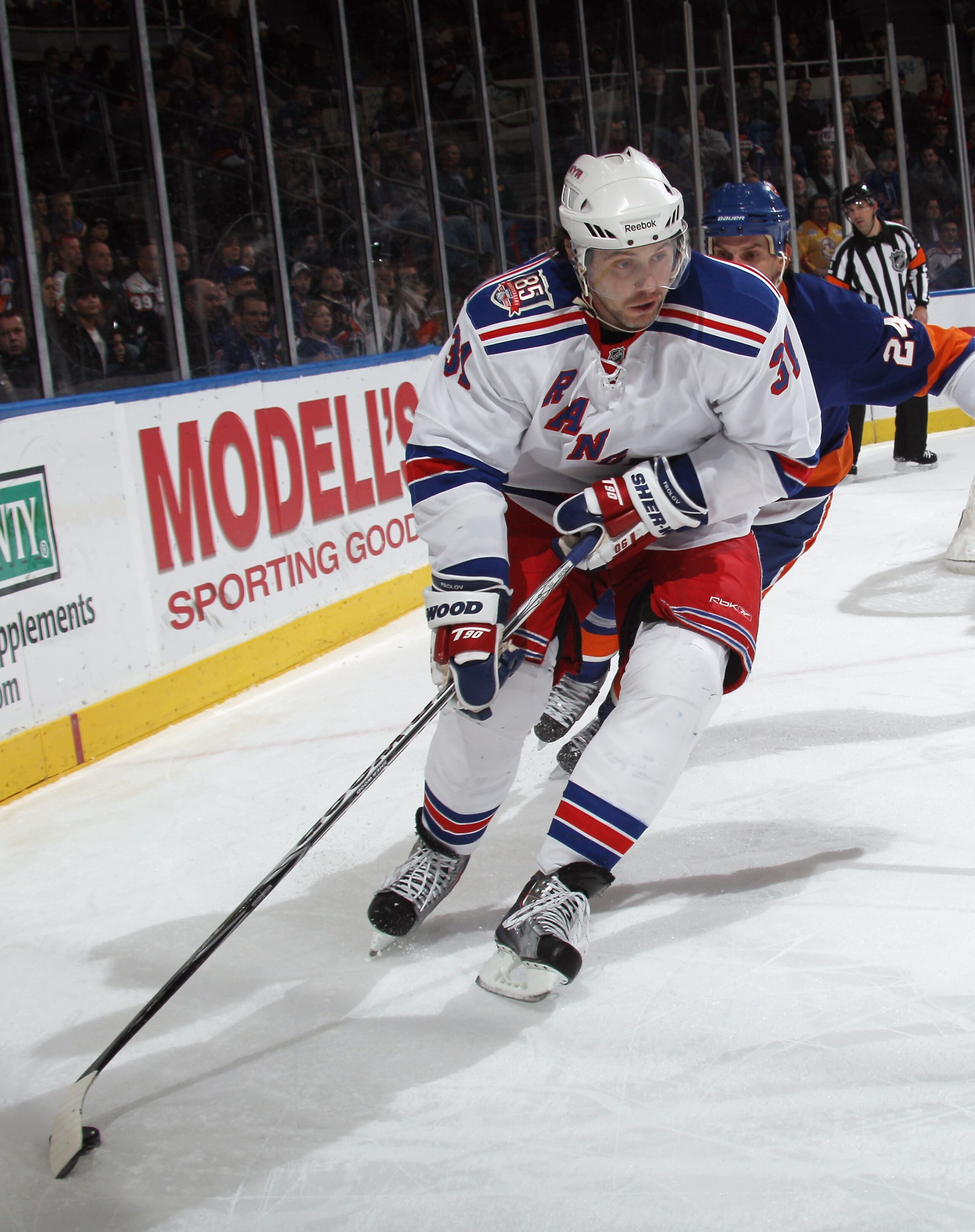 UNIONDALE, NY - DECEMBER 02: Alex Frolov #31 of the New York Rangers skates against the New York Islanders at the Nassau Coliseum on December 2, 2010 in Uniondale, New York.  (Photo by Bruce Bennett/Getty Images)