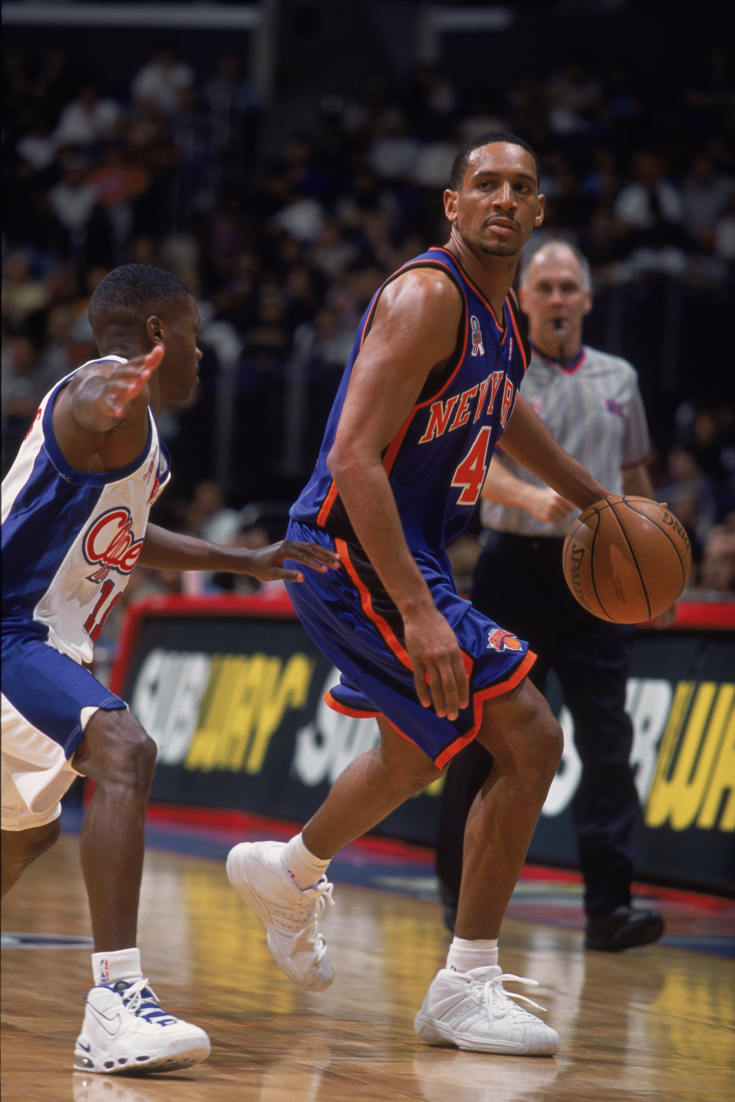 18 Nov 2001: Howard Eisley #4 of the New York Knicks dribbles the ball during the game against the Los Angeles Clippers at the STAPLES Center in Los Angeles, California. The Clippers defeated the Knicks 99-86. NOTE TO USER: User expressly acknowledges a 18 Nov 2001: Howard Eisley #4 of the New York Knicks dribbles the ball during the game against the Los Angeles Clippers at the STAPLES Center in Los Angeles, California. The Clippers defeated the Knicks 99-86. NOTE TO USER: User expressly acknowledges a