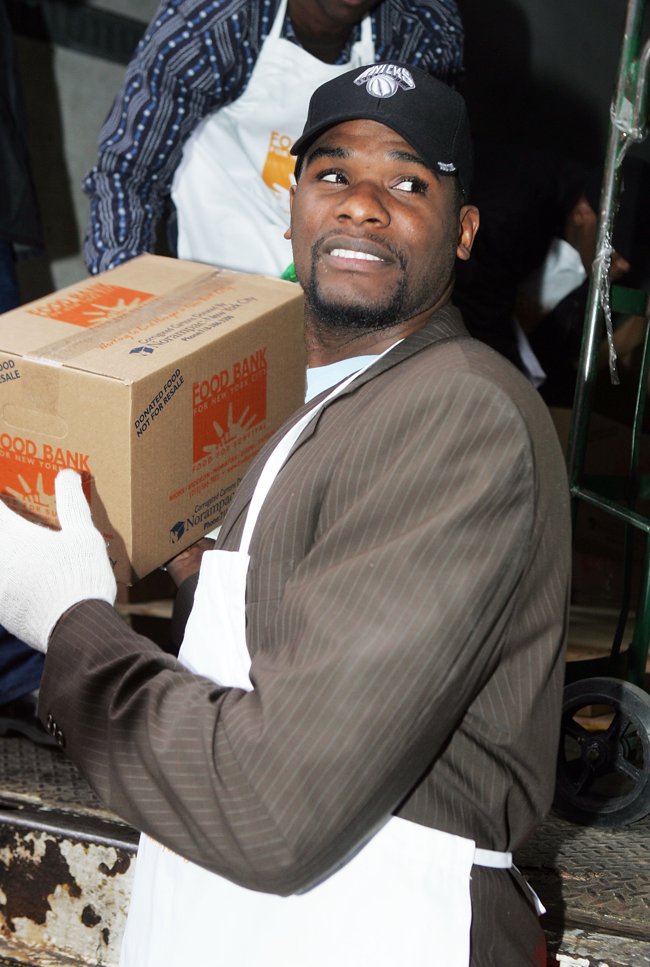 NEW YORK - NOVEMBER 21: New York Knick Jerome James helps unload turkeys for an early Thanksgiving dinner at the FoodChange Community Kitchen November 21, 2005 in New York City. (Photo by Scott Gries/Getty Images) NEW YORK - NOVEMBER 21: New York Knick Jerome James helps unload turkeys for an early Thanksgiving dinner at the FoodChange Community Kitchen November 21, 2005 in New York City. (Photo by Scott Gries/Getty Images)