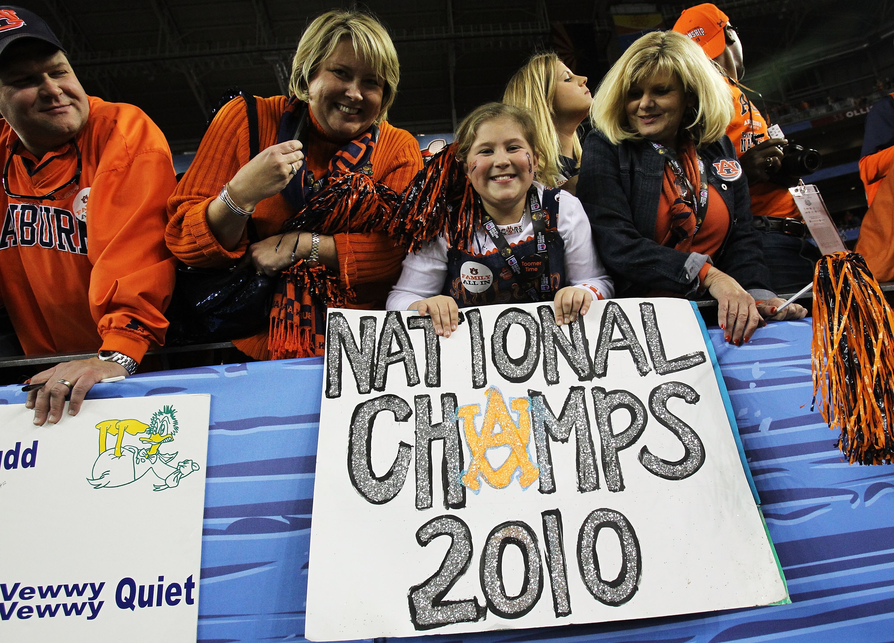 GLENDALE, AZ - JANUARY 10:  Auburn Tigers fans attend their Tostitos BCS National Championship Game against the Oregon Ducks at University of Phoenix Stadium on January 10, 2011 in Glendale, Arizona.  (Photo by Ronald Martinez/Getty Images)