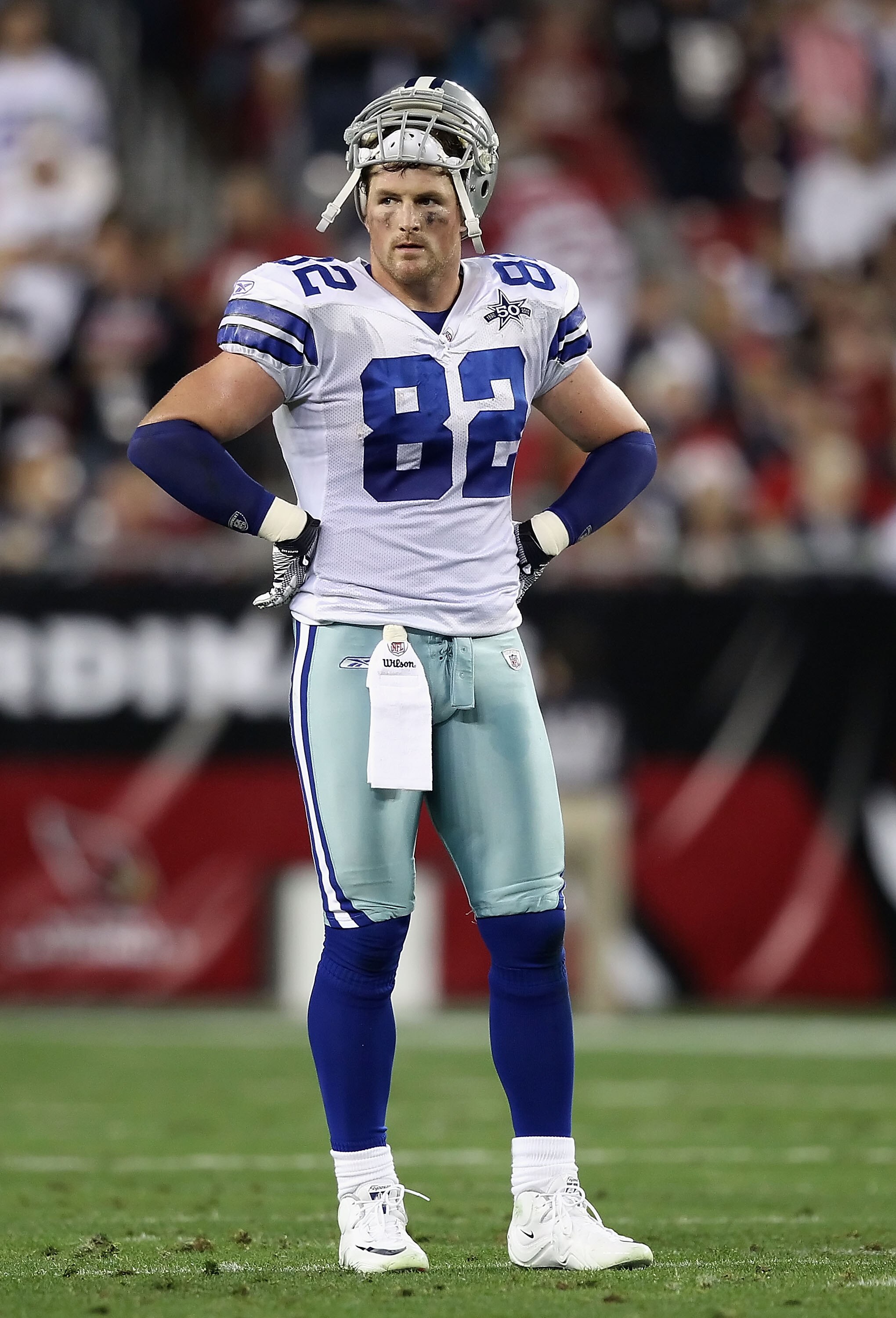 GLENDALE, AZ - DECEMBER 25:  Tight end Jason Witten #82 of the Dallas Cowboys stands on the field during the NFL game against the Arizona Cardinals at the University of Phoenix Stadium on December 25, 2010 in Glendale, Arizona. The Cardinals defeated the