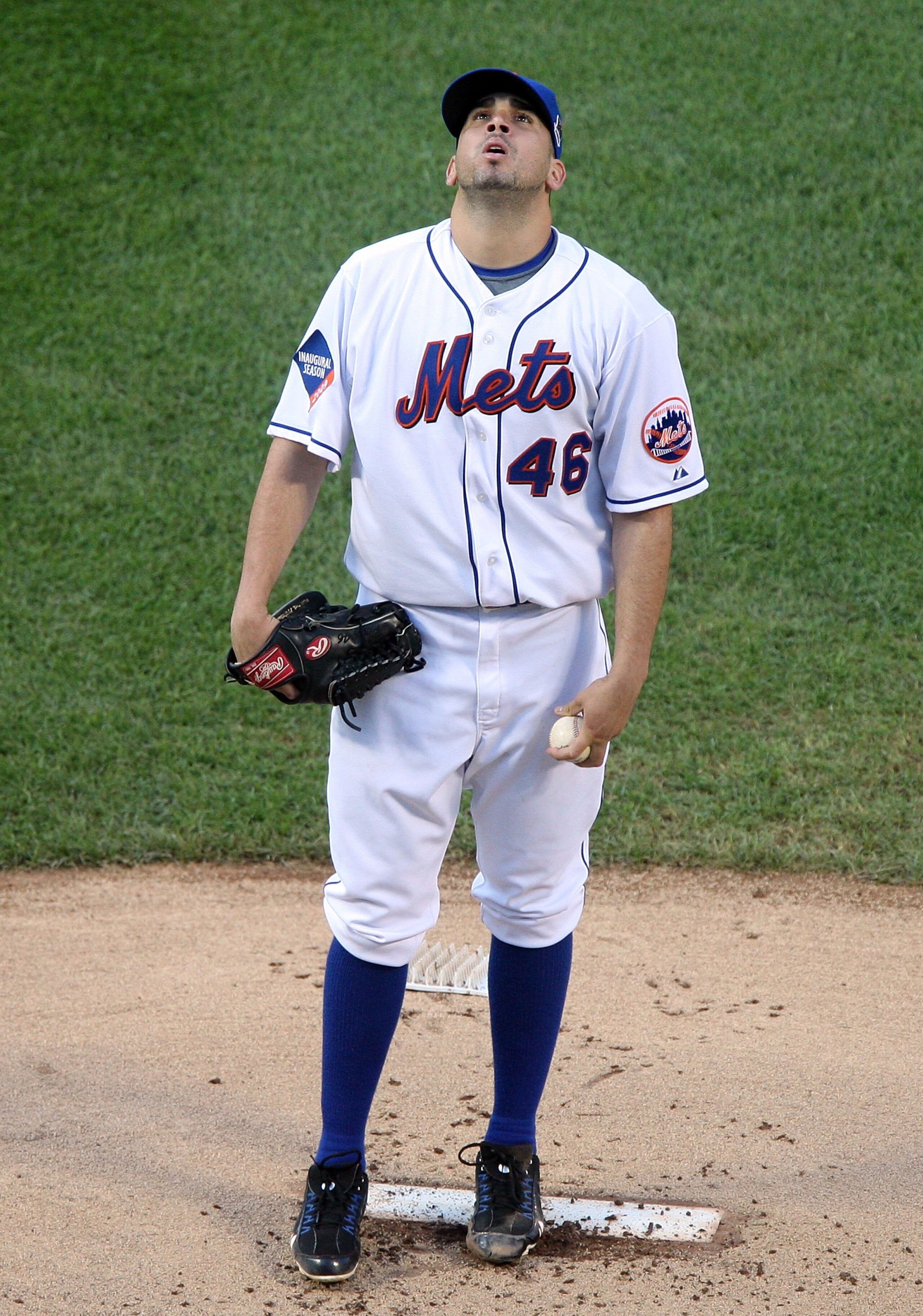 NEW YORK - AUGUST 01:  Oliver Perez #46 of the New York Mets pitches against the Arizona Diamondbacks on August 1, 2009 at Citi Field in the Flushing neighborhood of the Queens borough of New York City.  (Photo by Jim McIsaac/Getty Images)