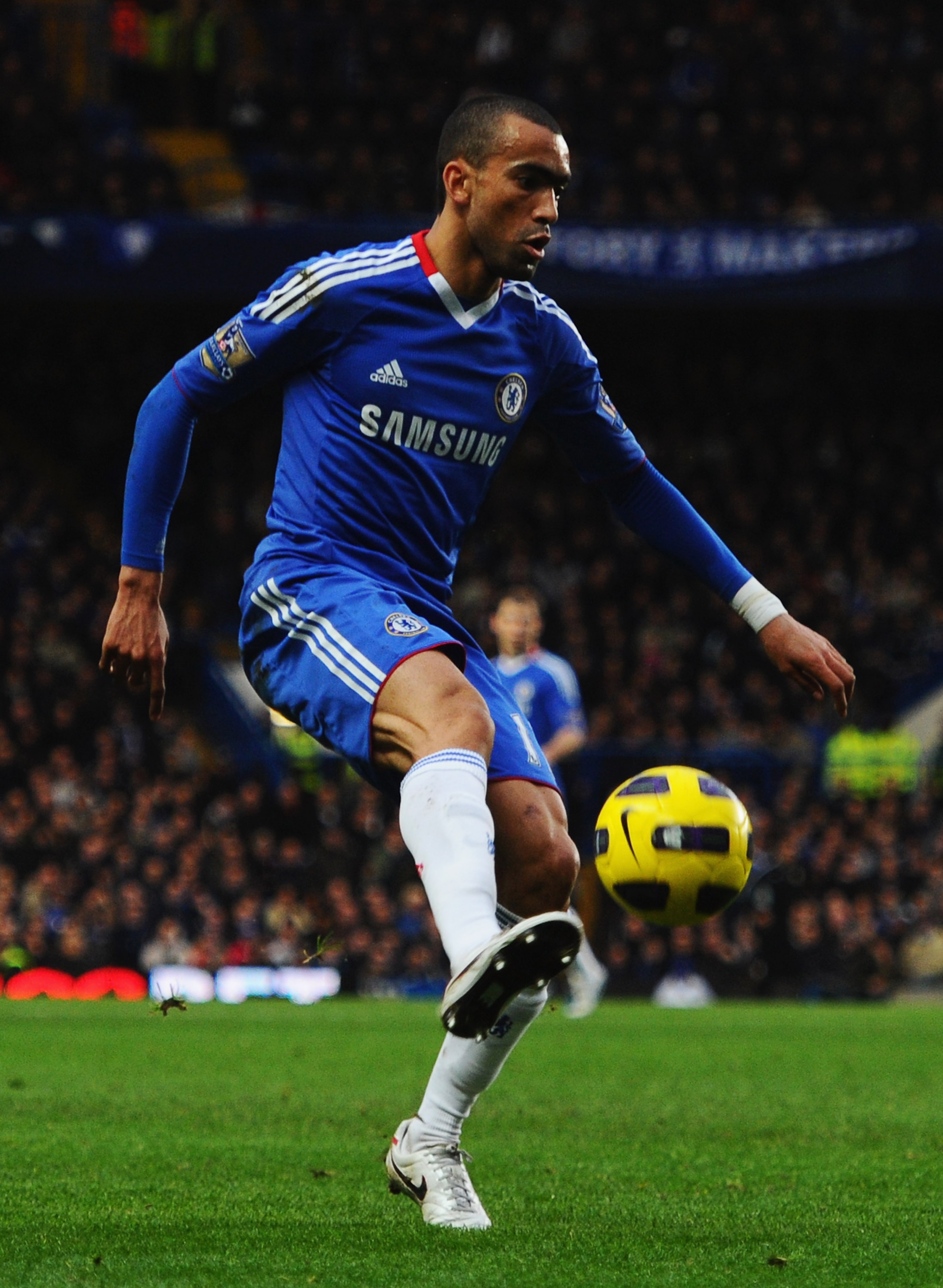 LONDON, ENGLAND - JANUARY 15:  Jose Bosingwa of Chelsea in action during the Barclays Premier League match between Chelsea and Blackburn Rovers at Stamford Bridge on January 15, 2011 in London, England.  (Photo by Mike Hewitt/Getty Images)