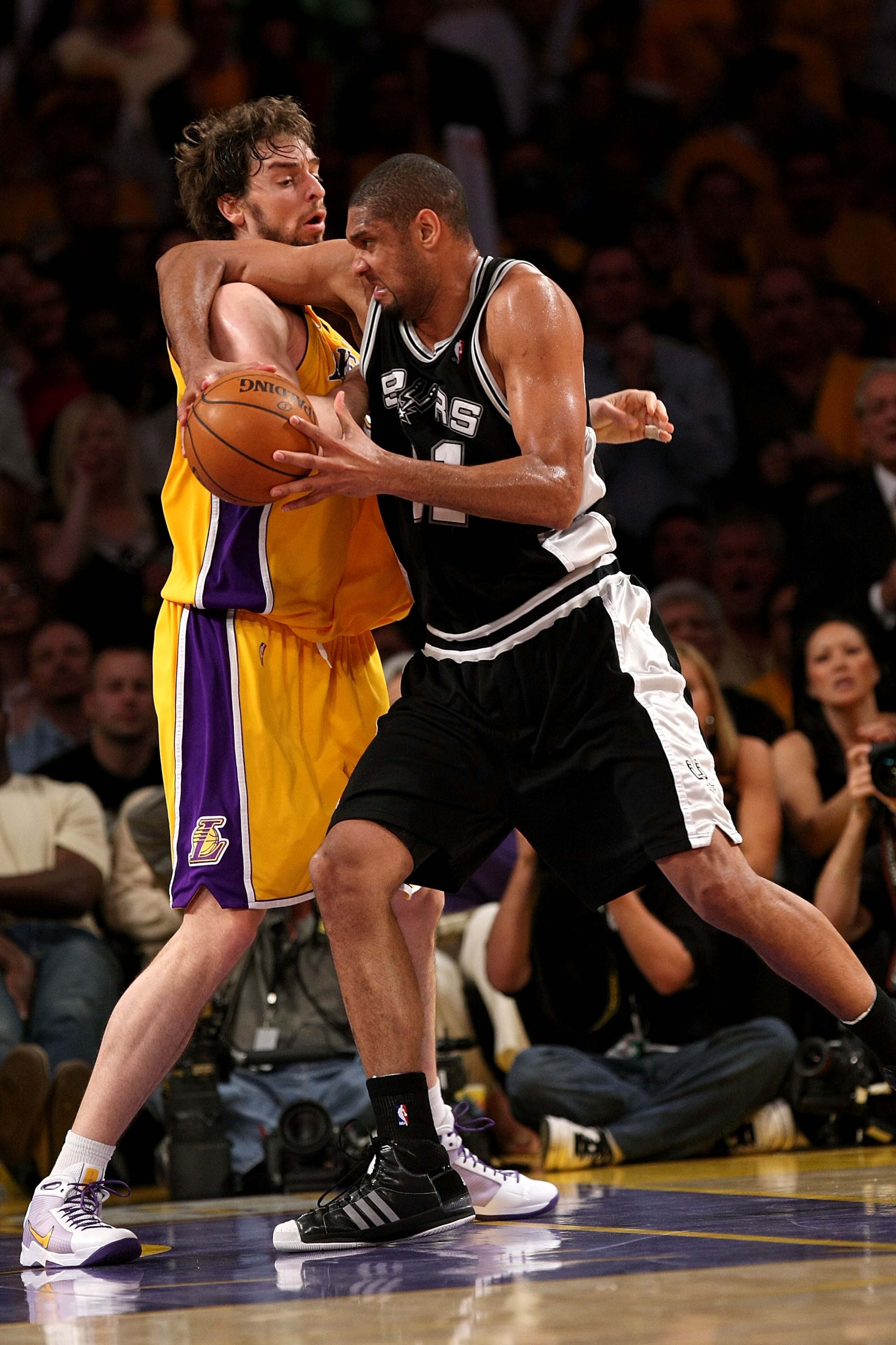 LOS ANGELES, CA - MAY 29:  Tim Ducan #21 of the San Antonio Spurs goes up against Pau Gasol #16 of the Los Angeles Lakers in Game Five of the Western Conference Finals during the 2008 NBA Playoffs on May 29, 2008 at Staples Center in Los Angeles, Californ