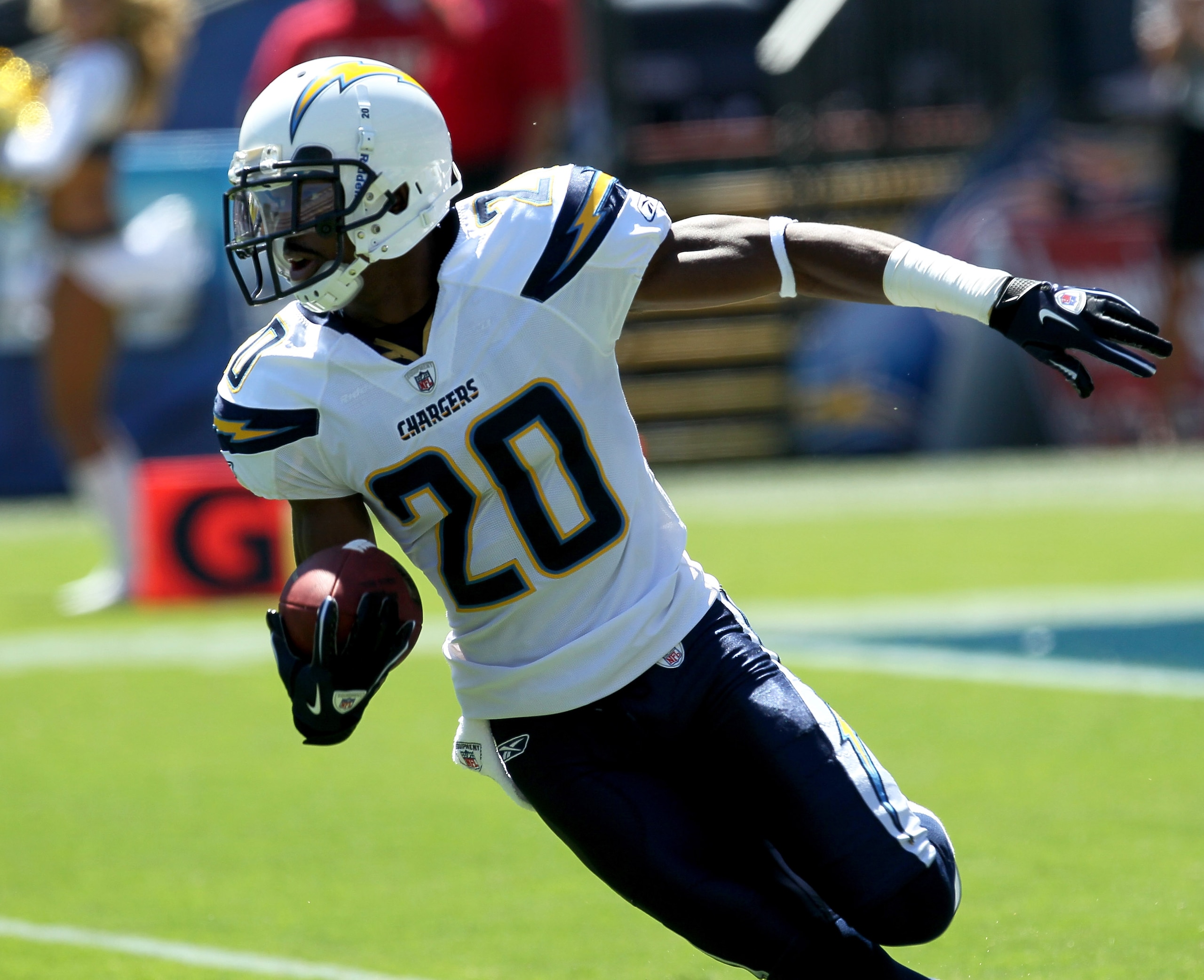 SAN DIEGO - SEPTEMBER 19: Cornerback Antoine Cason #20 of the San Diego Chargers returns an interception in the first half against the Jacksonville Jaguars at Qualcomm Stadium on September 19, 2010 in San Diego, California. The Chargers won 38-13. (Phot SAN DIEGO - SEPTEMBER 19: Cornerback Antoine Cason #20 of the San Diego Chargers returns an interception in the first half against the Jacksonville Jaguars at Qualcomm Stadium on September 19, 2010 in San Diego, California. The Chargers won 38-13. (Phot