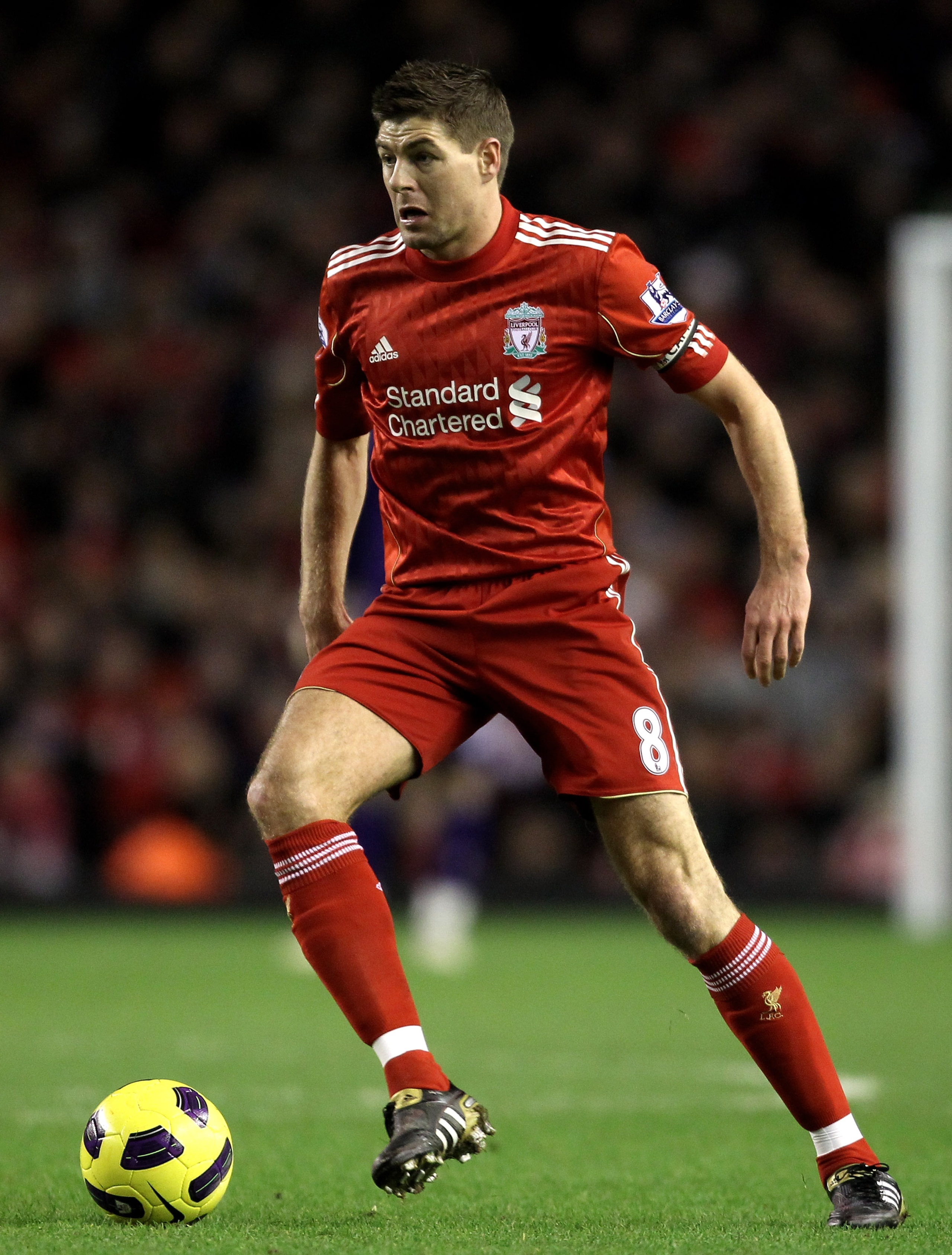 LIVERPOOL, ENGLAND - JANUARY 26:  Steven Gerrard of Liverpool in action during the Barclays Premier League match between Liverpool and Fulham at Anfield on January 26, 2011 in Liverpool, England. (Photo by Alex Livesey/Getty Images)