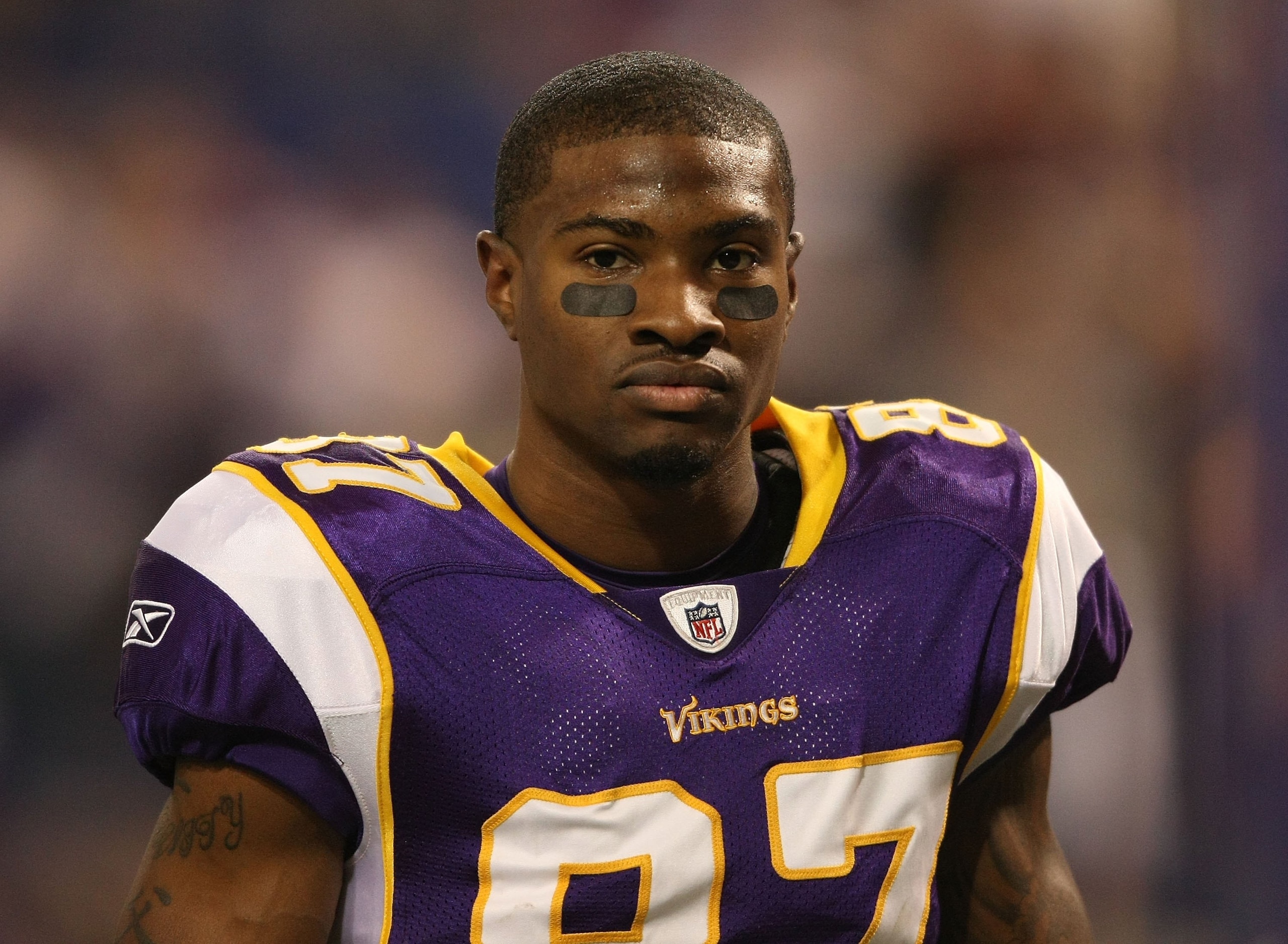 MINNEAPOLIS - NOVEMBER 22:  Bernard Berrian #87 of the Minnesota Vikings on the sidleine against the Seattle Seahawks at Hubert H. Humphrey Metrodome on November 22, 2009 in Minneapolis, Minnesota.  (Photo by Nick Laham/Getty Images)