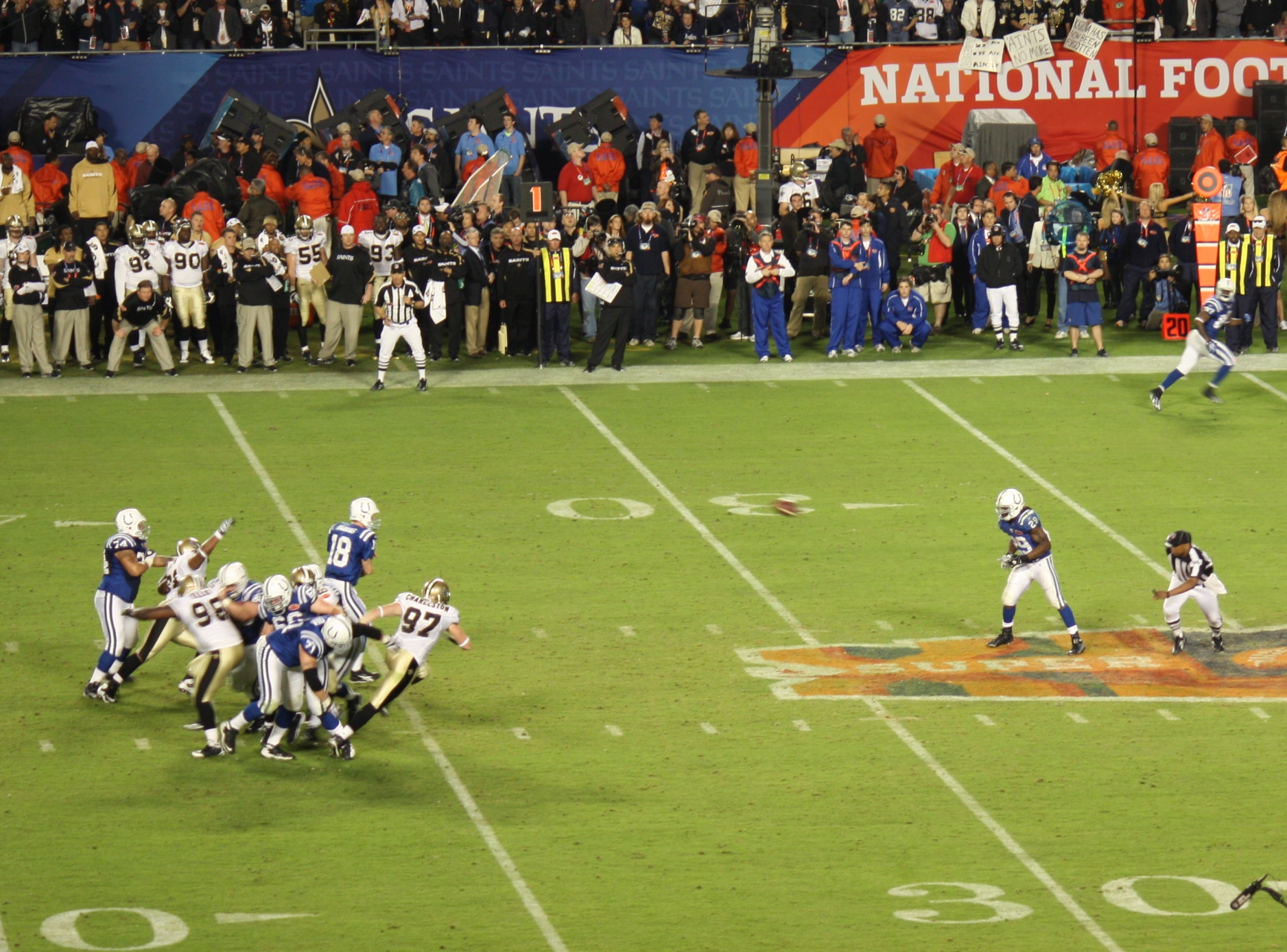 Super Bowl XLIV: Saints storm past Peyton Manning, Colts - Sports  Illustrated Vault