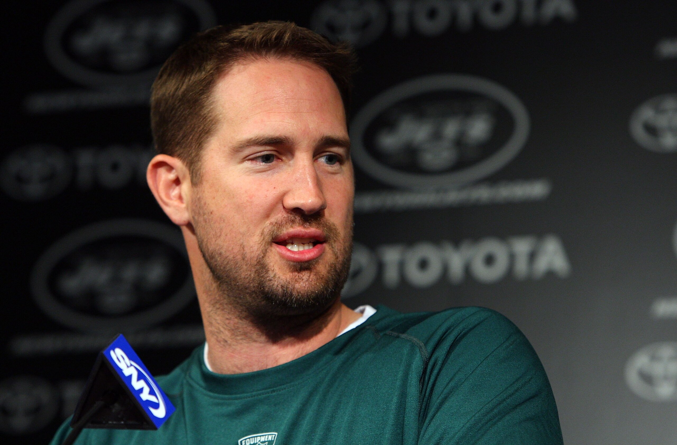FLORHAM PARK, NJ - MAY 02: Offensive coordinator Brian Schottenheimer of the New York Jets speaks to the media during minicamp on May 2, 2009 at the Atlantic Health Jets Training Center in Florham Park, New Jersey. (Photo by Jim McIsaac/Getty Images) FLORHAM PARK, NJ - MAY 02: Offensive coordinator Brian Schottenheimer of the New York Jets speaks to the media during minicamp on May 2, 2009 at the Atlantic Health Jets Training Center in Florham Park, New Jersey. (Photo by Jim McIsaac/Getty Images)
