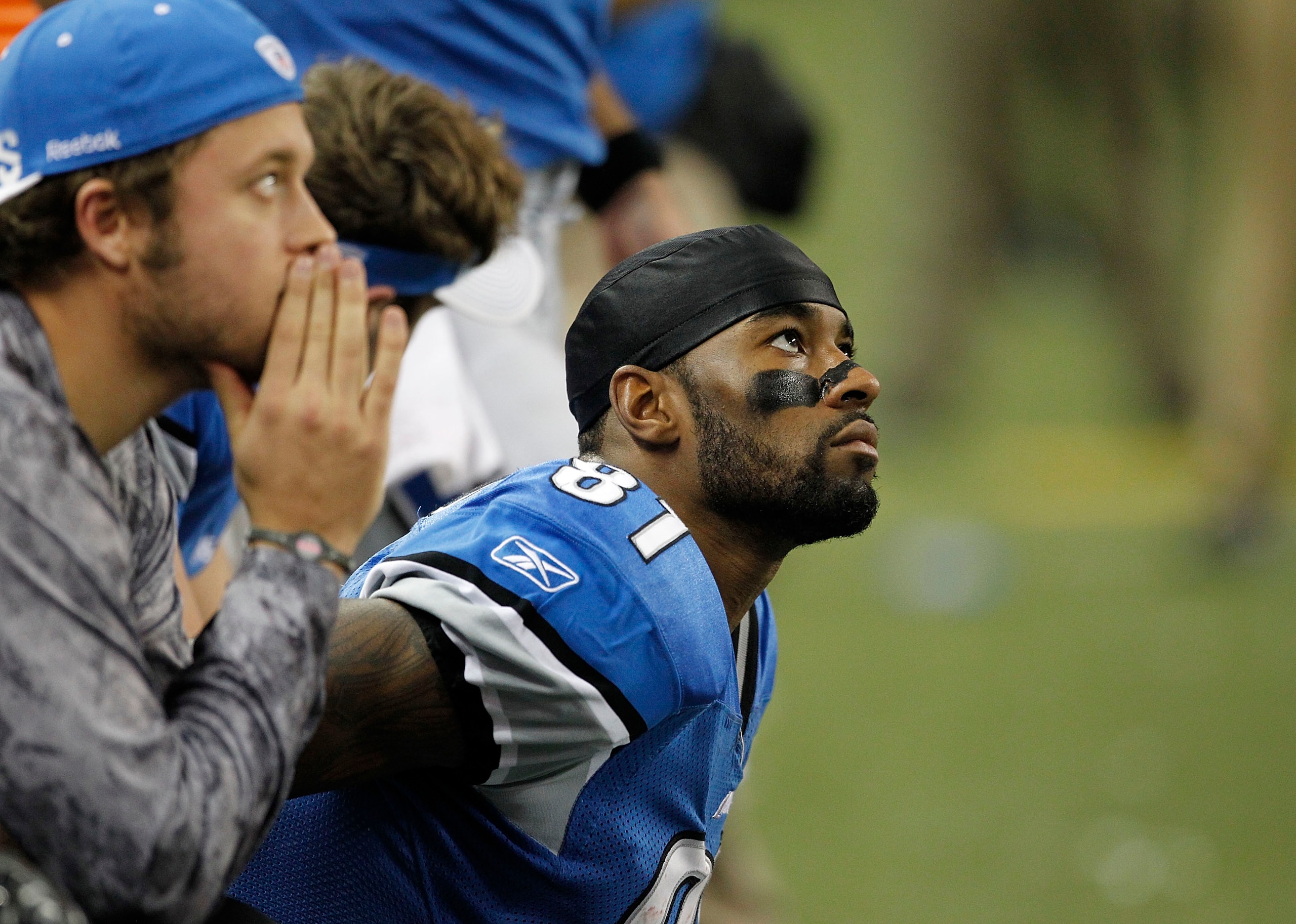 DETROIT - DECEMBER 05: Calvin Johnson #81 and Matthew Stafford #9 of the Detroit Lions watch the clock run down during the game against the Chicago Bears at Ford Field on December 5, 2010 in Detroit, Michigan. The Bears defeated the Lions 24-20.  (Photo b