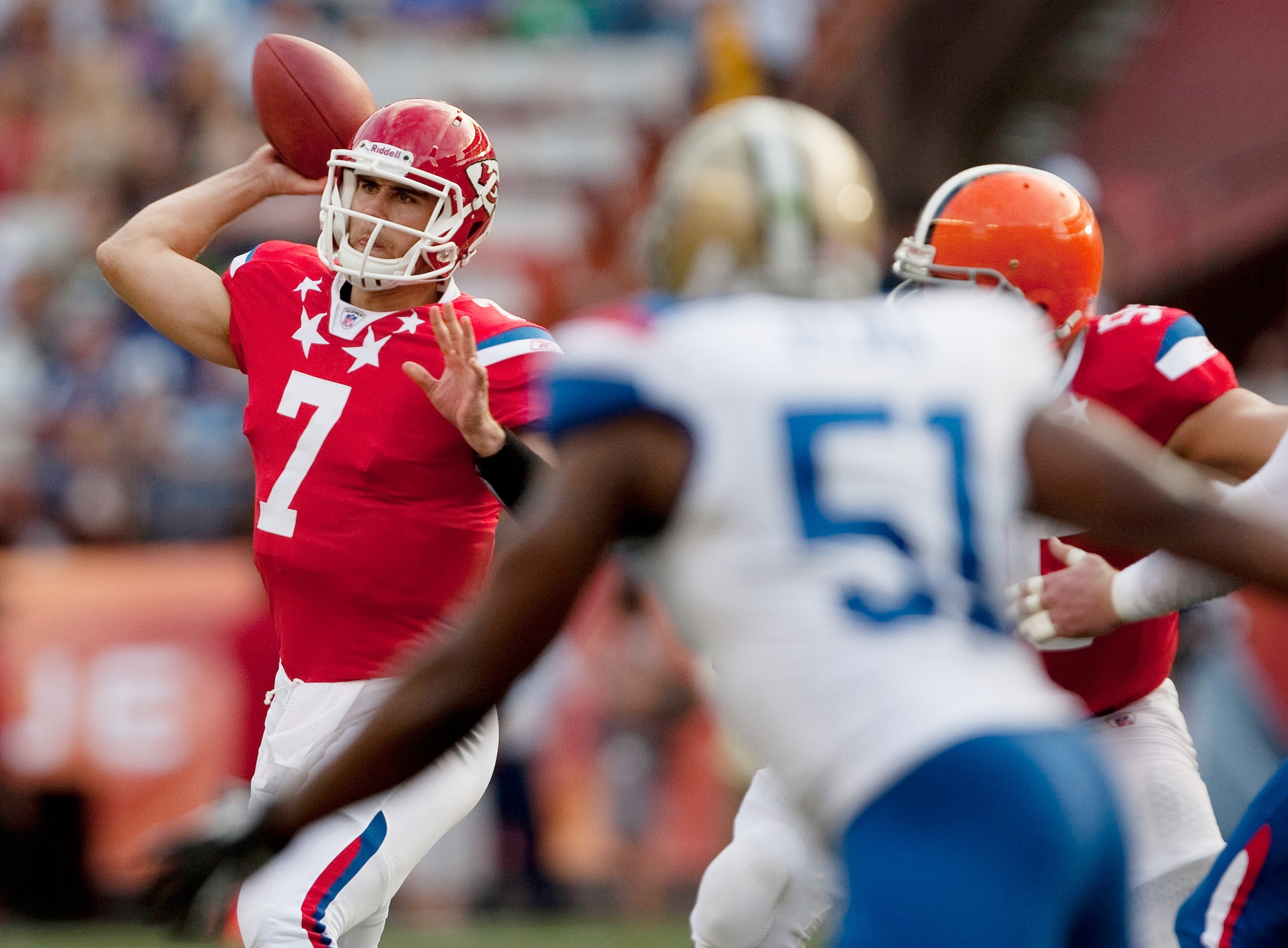 HONOLULU - JANUARY 30:  Matt Cassel #7 of the Kansas City Chiefs passes against the National Football Conference team during the 2011 NFL Pro Bowl at Aloha Stadium on January 30, 2011 in Honolulu, Hawaii.  (Photo by Kent Nishimura/Getty Images)