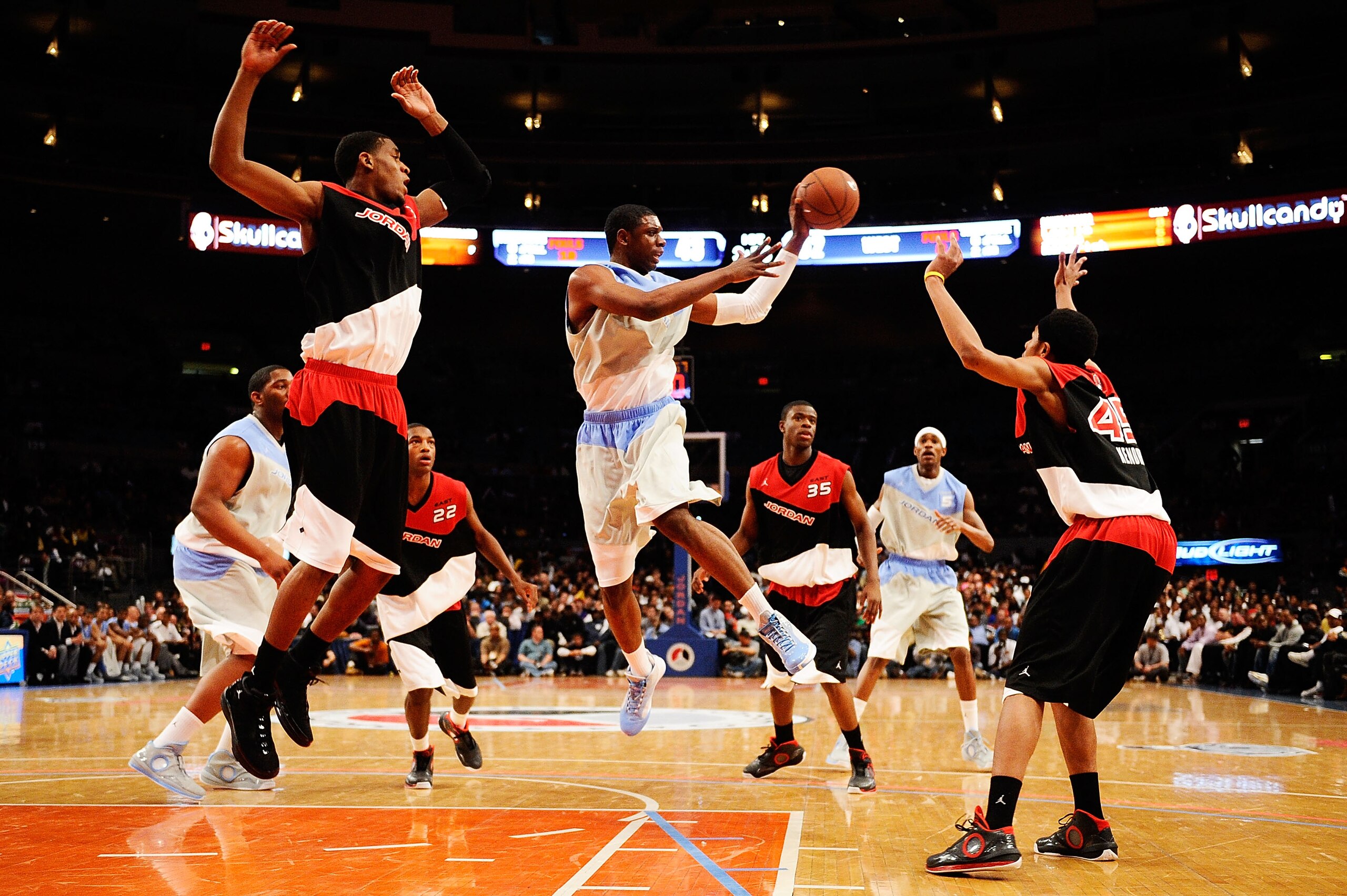 NEW YORK - APRIL 17: Terrence Jones #1 of West Team goes for a shot against Perry Jones #3 and Jelan Kendrick #45 of East Team during the National Game at the 2010 Jordan Brand classic at Madison Square Garden on April 17, 2010 in New York City. (Photo NEW YORK - APRIL 17: Terrence Jones #1 of West Team goes for a shot against Perry Jones #3 and Jelan Kendrick #45 of East Team during the National Game at the 2010 Jordan Brand classic at Madison Square Garden on April 17, 2010 in New York City. (Photo