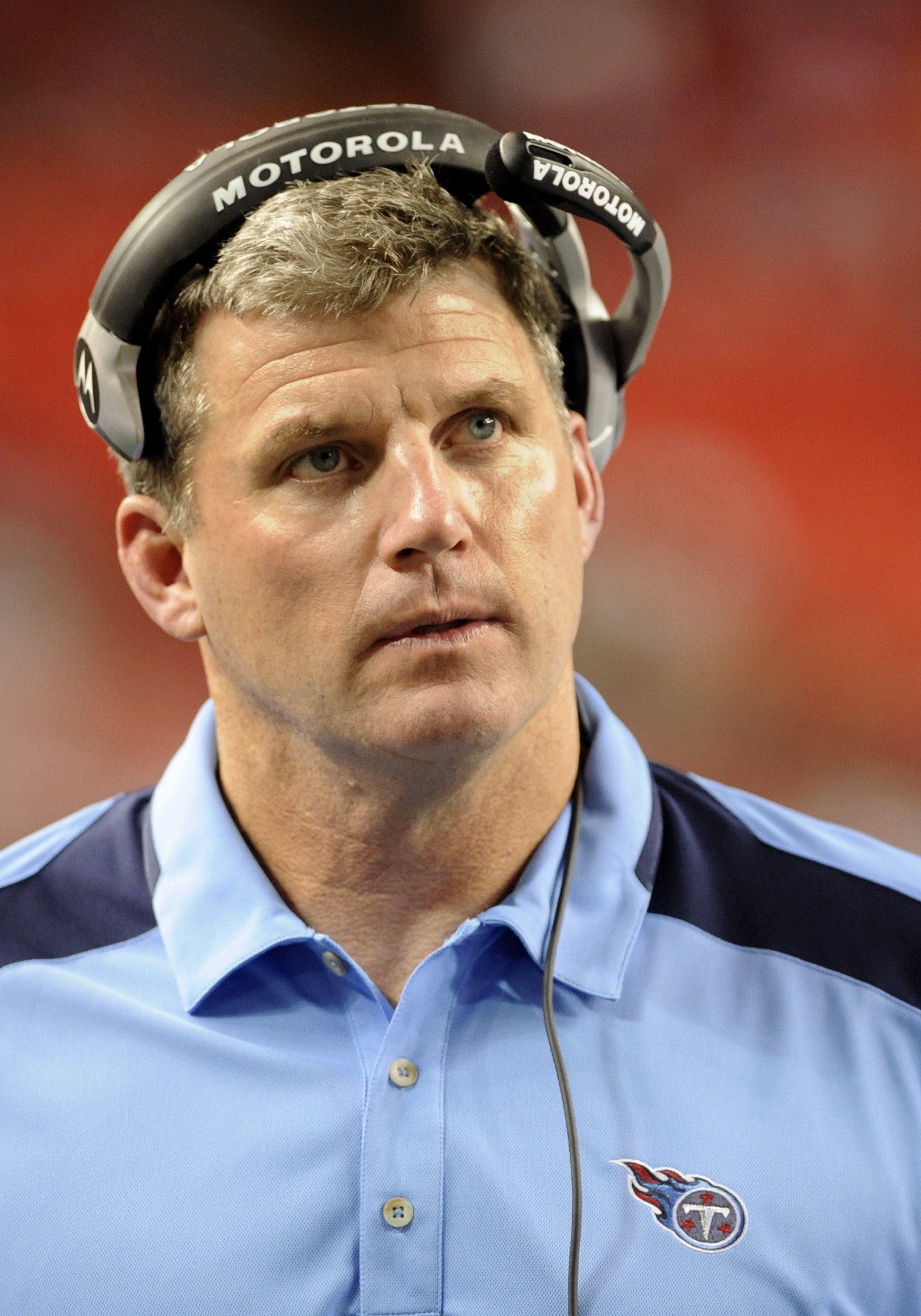 ATLANTA - AUGUST 22: Offensive line coach Mike Munchak of the Tennessee Titans watches play against the Atlanta Falcons at the Georgia Dome on August 22, 2008 in Atlanta, Georgia. (Photo by Al Messerschmidt/Getty Images)