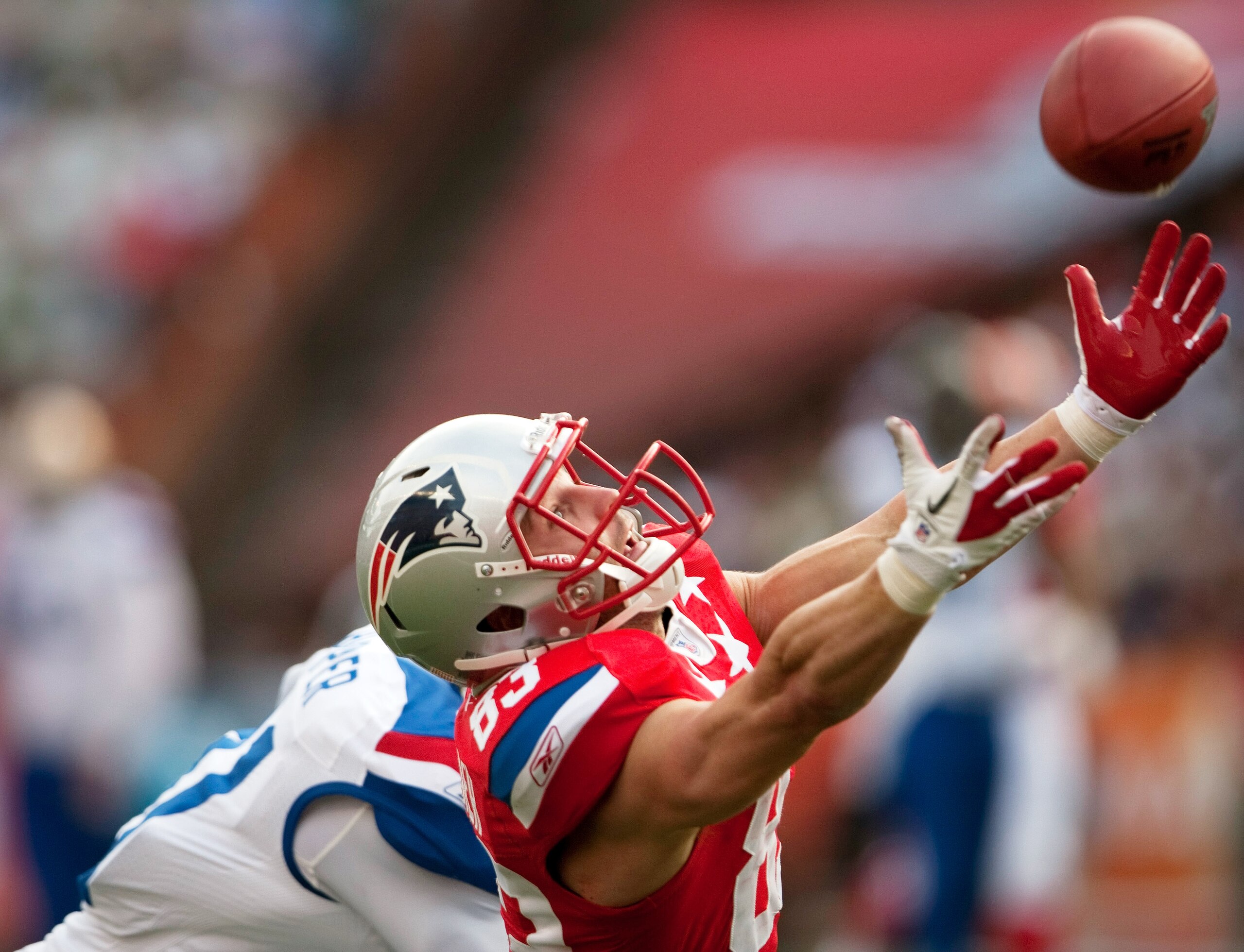 HONOLULU - JANUARY 30: Wes Welker, #83 of the New England Patriots tries to reel in a pass during the 2011 NFL Pro Bowl at Aloha Stadium on January 30, 2011 in Honolulu, Hawaii. NFC won 55-41 over the AFC. (Photo by Kent Nishimura/Getty Images) HONOLULU - JANUARY 30: Wes Welker, #83 of the New England Patriots tries to reel in a pass during the 2011 NFL Pro Bowl at Aloha Stadium on January 30, 2011 in Honolulu, Hawaii. NFC won 55-41 over the AFC. (Photo by Kent Nishimura/Getty Images)