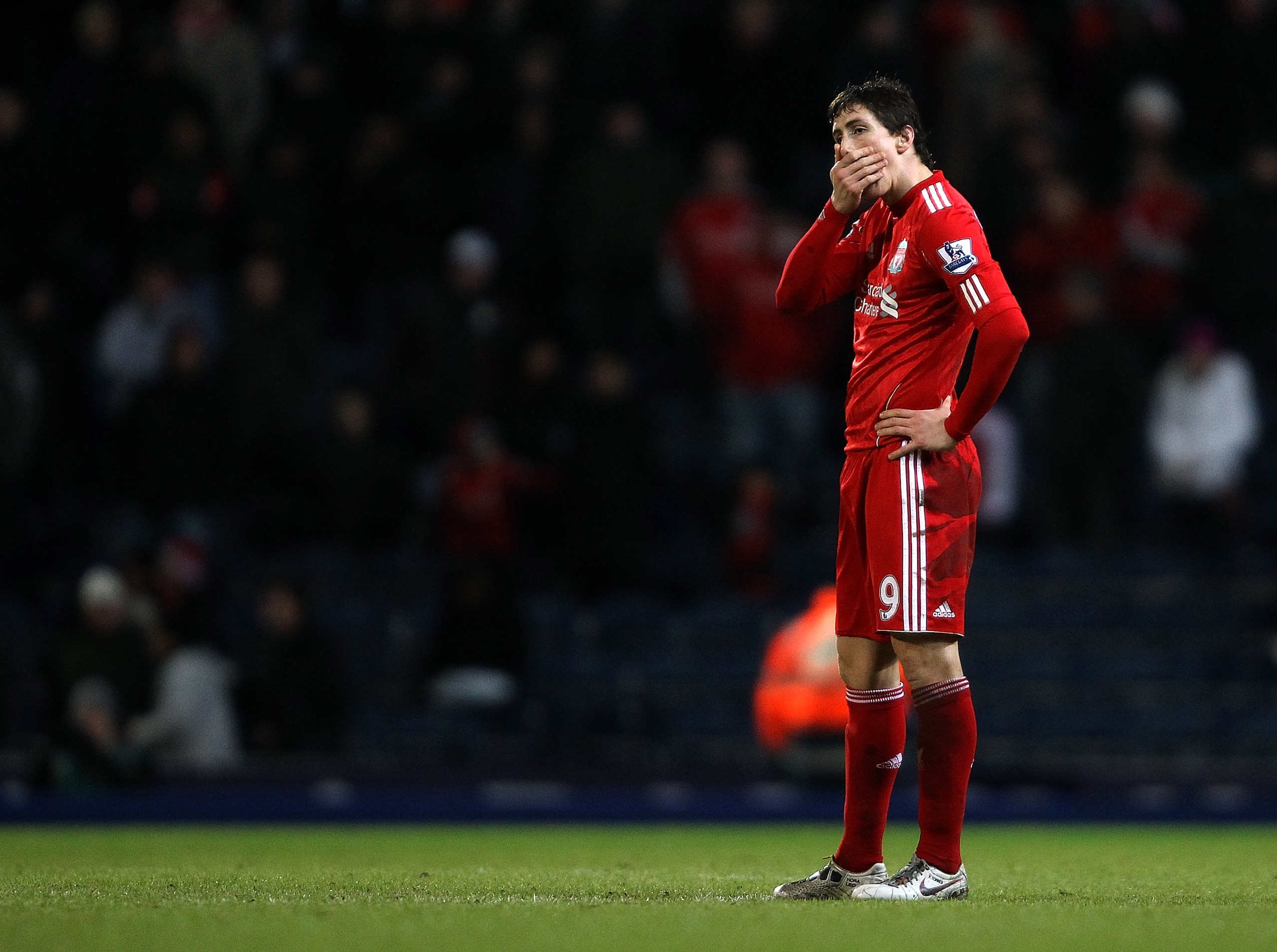 BLACKBURN, ENGLAND - JANUARY 05:  Fernando Torres of Liverpool dejected during a Barclays Premier league match betweem Blackburn Rovers and Liverpool at Ewood park on January 5, 2011 in Blackburn, England.  (Photo by Clive Brunskill/Getty Images)