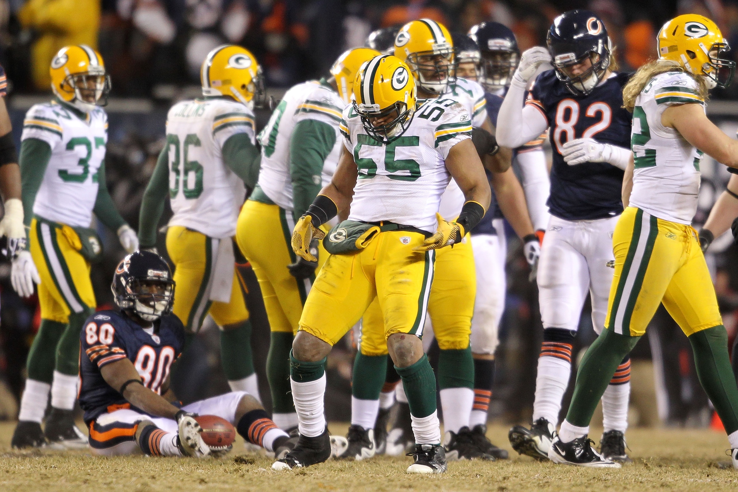 CHICAGO, IL - JANUARY 23:  Desmond Bishop #55 of the Green Bay Packers reacts after a defensive stop against the Chicago Bears in the NFC Championship Game at Soldier Field on January 23, 2011 in Chicago, Illinois.  (Photo by Andy Lyons/Getty Images)