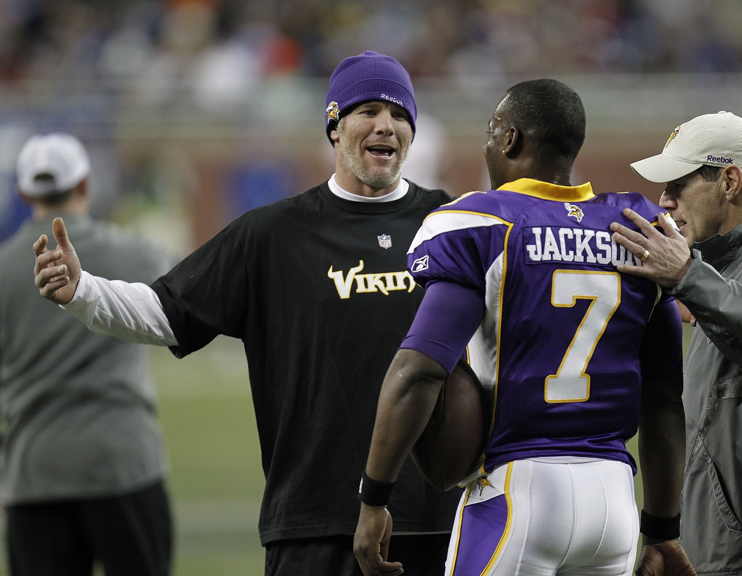 DETROIT, MI - DECEMBER 13:  Brett Favre #4 of the Minnesota Vikings talks with Tarvaris Jackson #7 during warm ups prior to playing the New York Giants at Ford Field on December 13, 2010 in Detroit, Michigan.  (Photo by Gregory Shamus/Getty Images)