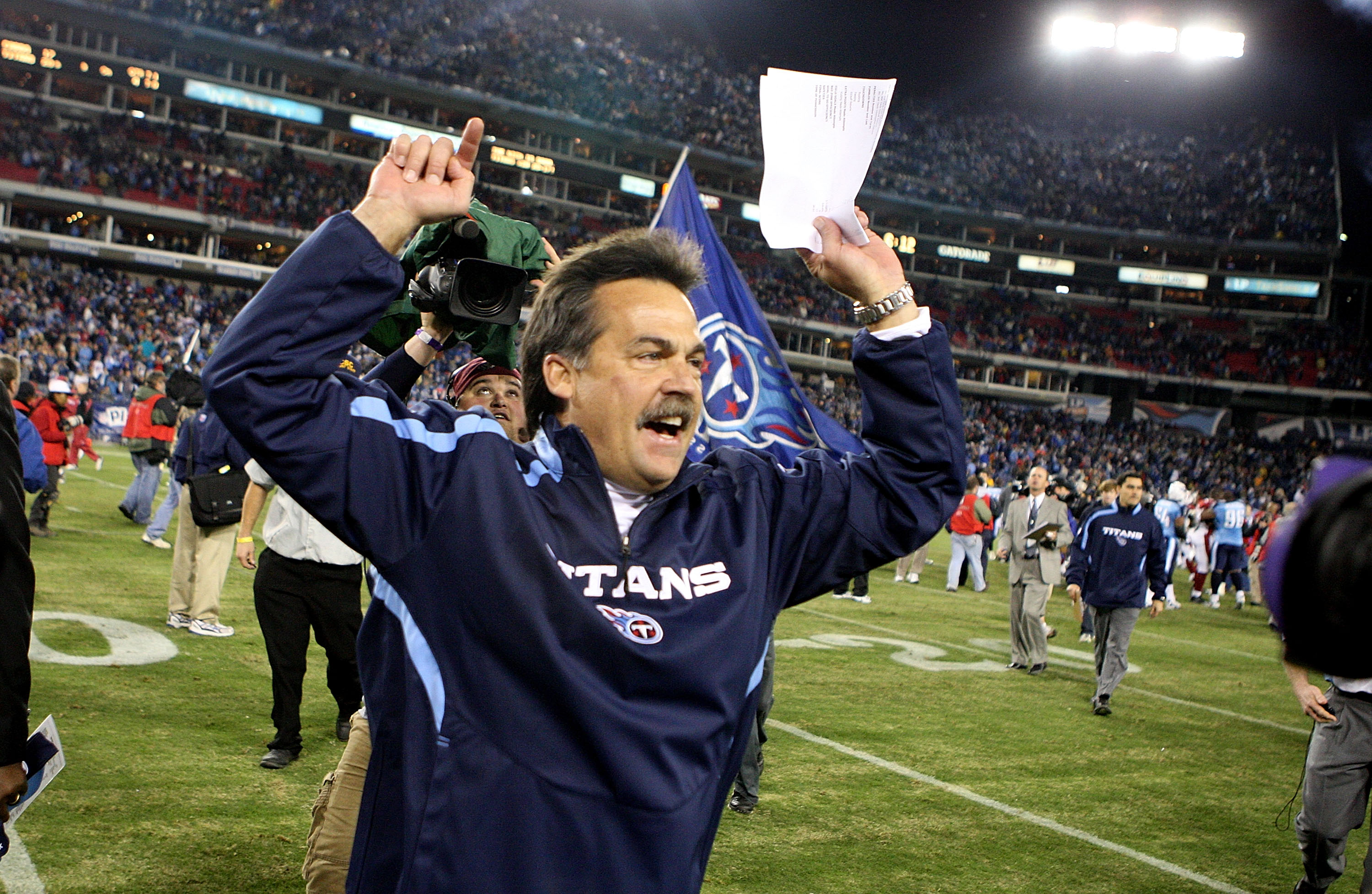 NASHVILLE, TN - NOVEMBER 29: Head coach Jeff Fisher of the Tennessee Titans celebrates after a 20-17 victory over the Arizona Cardinals during their game at LP Field on November 29, 2009 in Nashville, Tennessee. (Photo by Streeter Lecka/Getty Images)