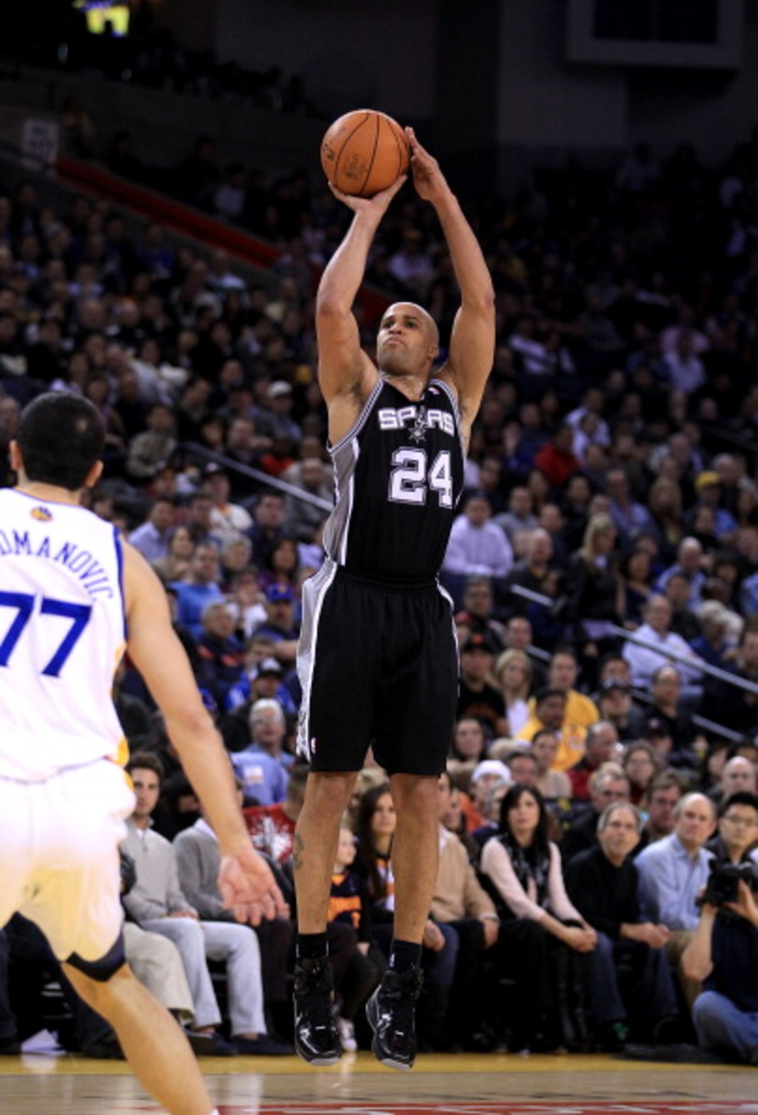 OAKLAND, CA - JANUARY 24:  Richard Jefferson #24 of the San Antonio Spurs in action against the Golden State Warriors at Oracle Arena on January 24, 2011 in Oakland, California.  NOTE TO USER: User expressly acknowledges and agrees that, by downloading an