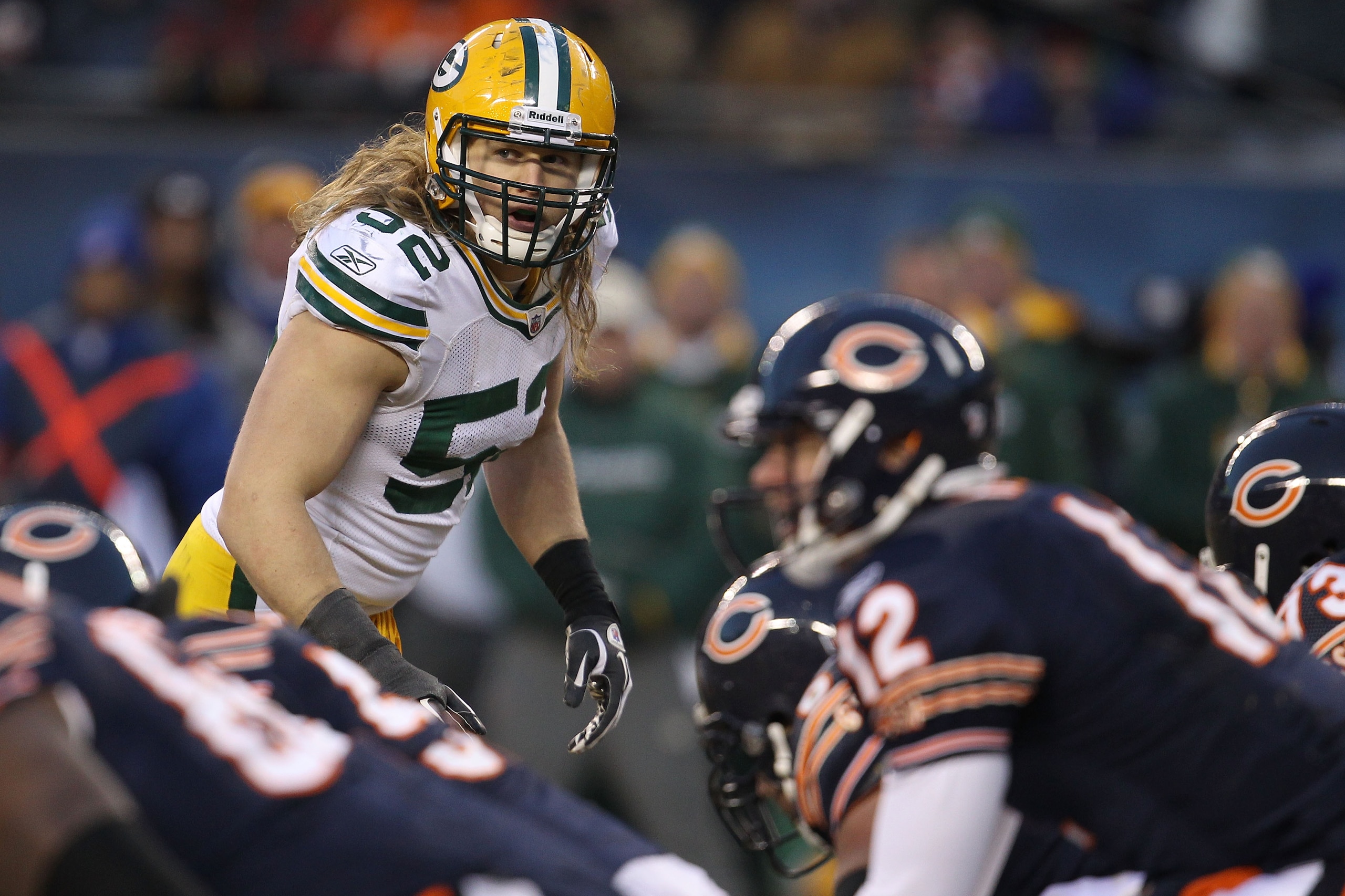 CHICAGO, IL - JANUARY 23:  Linebacker Clay Matthews #52 of the Green Bay Packers looks down the line against the Chicago Bears in the NFC Championship Game at Soldier Field on January 23, 2011 in Chicago, Illinois.  (Photo by Jonathan Daniel/Getty Images)
