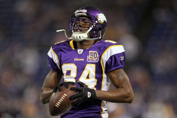 MINNEAPOLIS - OCTOBER 17:  Wide receiver Randy Moss #84 the Minnesota Vikings looks on prior to the start of the game against the Dallas Cowboys at Mall of America Field on October 17, 2010 in Minneapolis, Minnesota.  (Photo by Jeff Gross/Getty Images)
