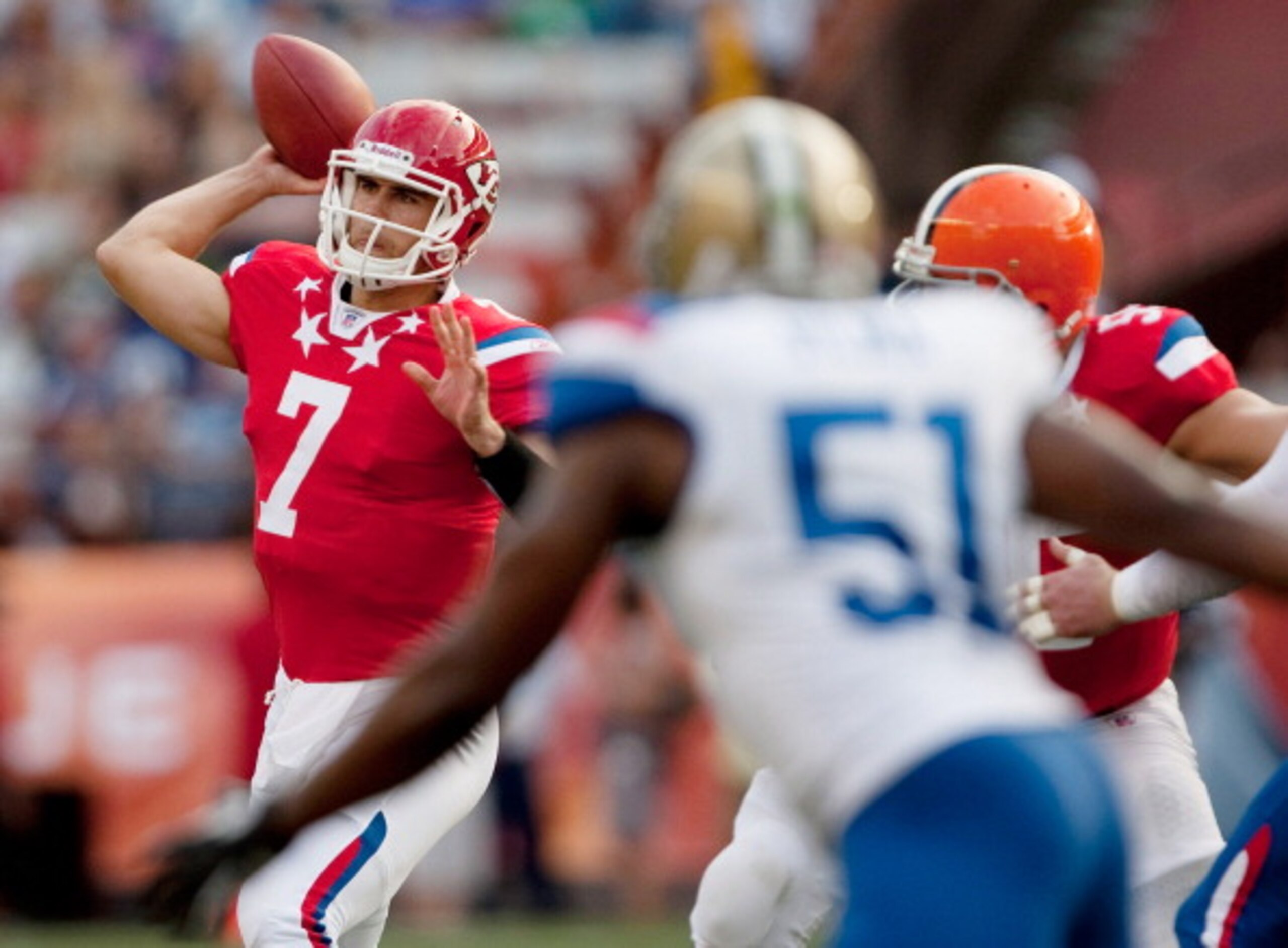 HONOLULU - JANUARY 30:  Matt Cassel #7 of the Kansas City Chiefs passes against the National Football Conference team during the 2011 NFL Pro Bowl at Aloha Stadium on January 30, 2011 in Honolulu, Hawaii.  (Photo by Kent Nishimura/Getty Images)