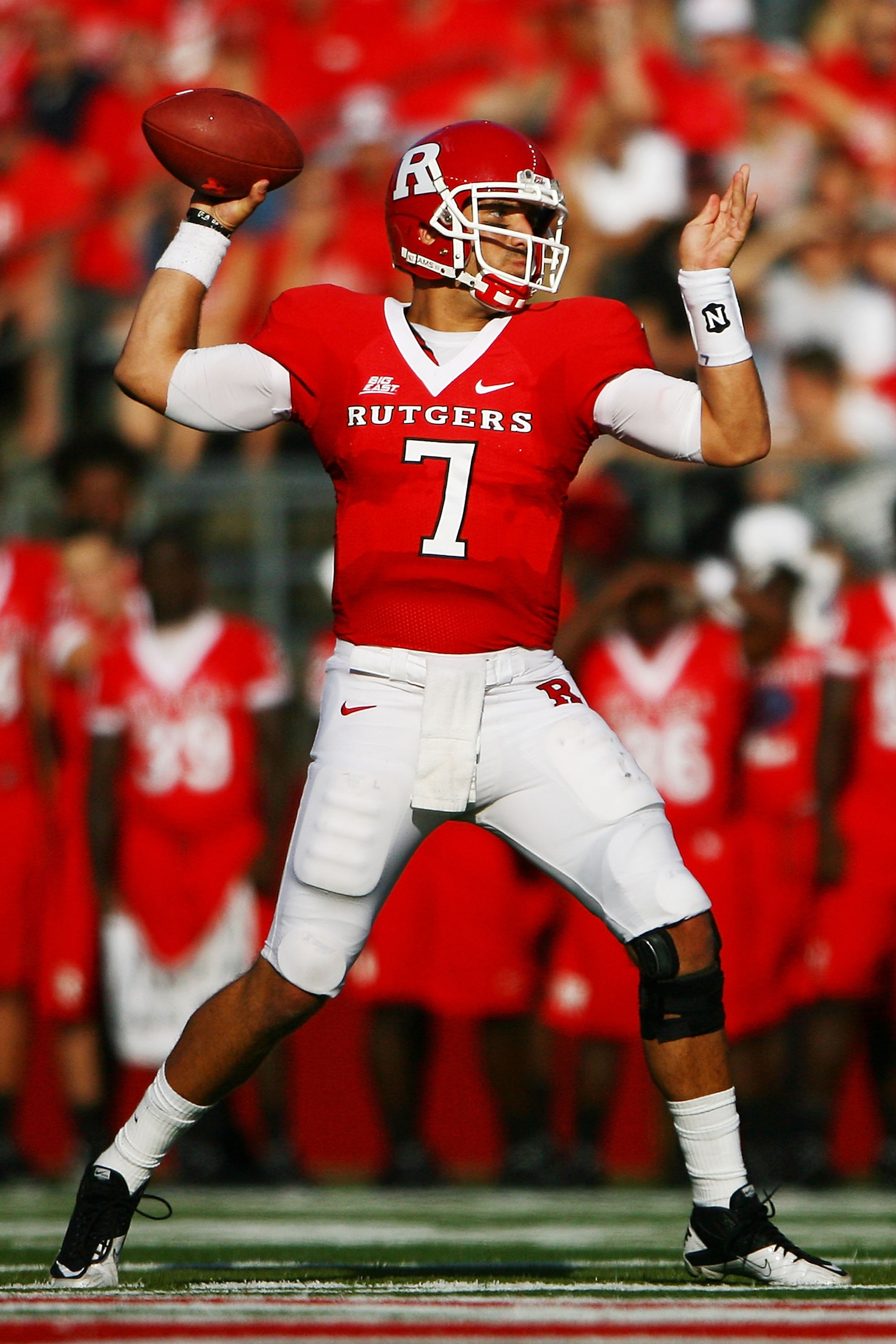 NEW BRUNSWICK, NJ - SEPTEMBER 25:  Tom Savage #7 of the Rutgers Scarlet Knights passes against the North Carolina Tar Heels at Rutgers Stadium on September 25, 2010 in New Brunswick, New Jersey.  (Photo by Andrew Burton/Getty Images)