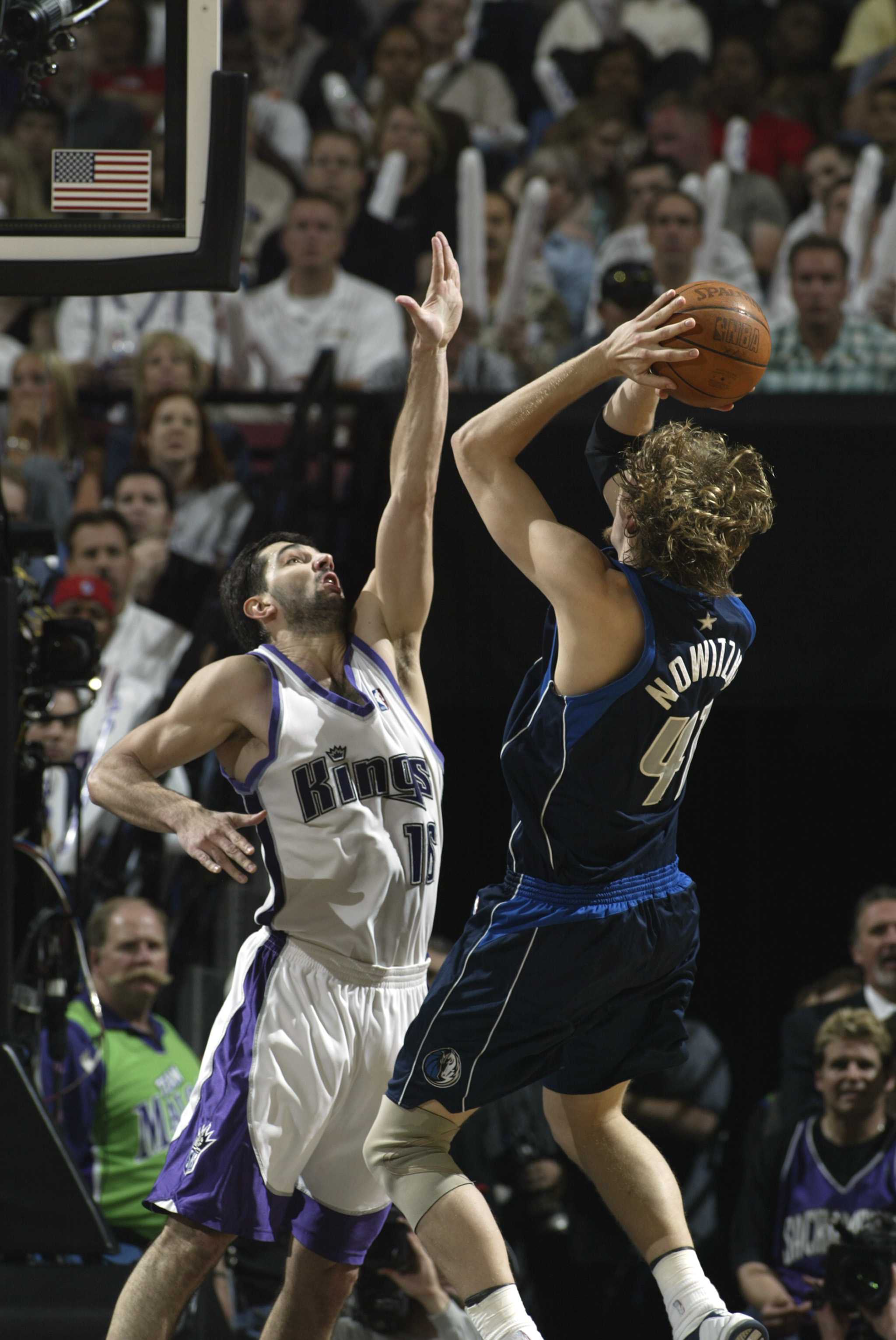 Dirk Nowitzki Shares The Story Of When Peja Stojakovic Beat Him In  Best-Of-100 Three-Point Contest: “I Think He Made 95 Or 96 Of Them. The  Whole Gym Was Stunned. - Fadeaway World