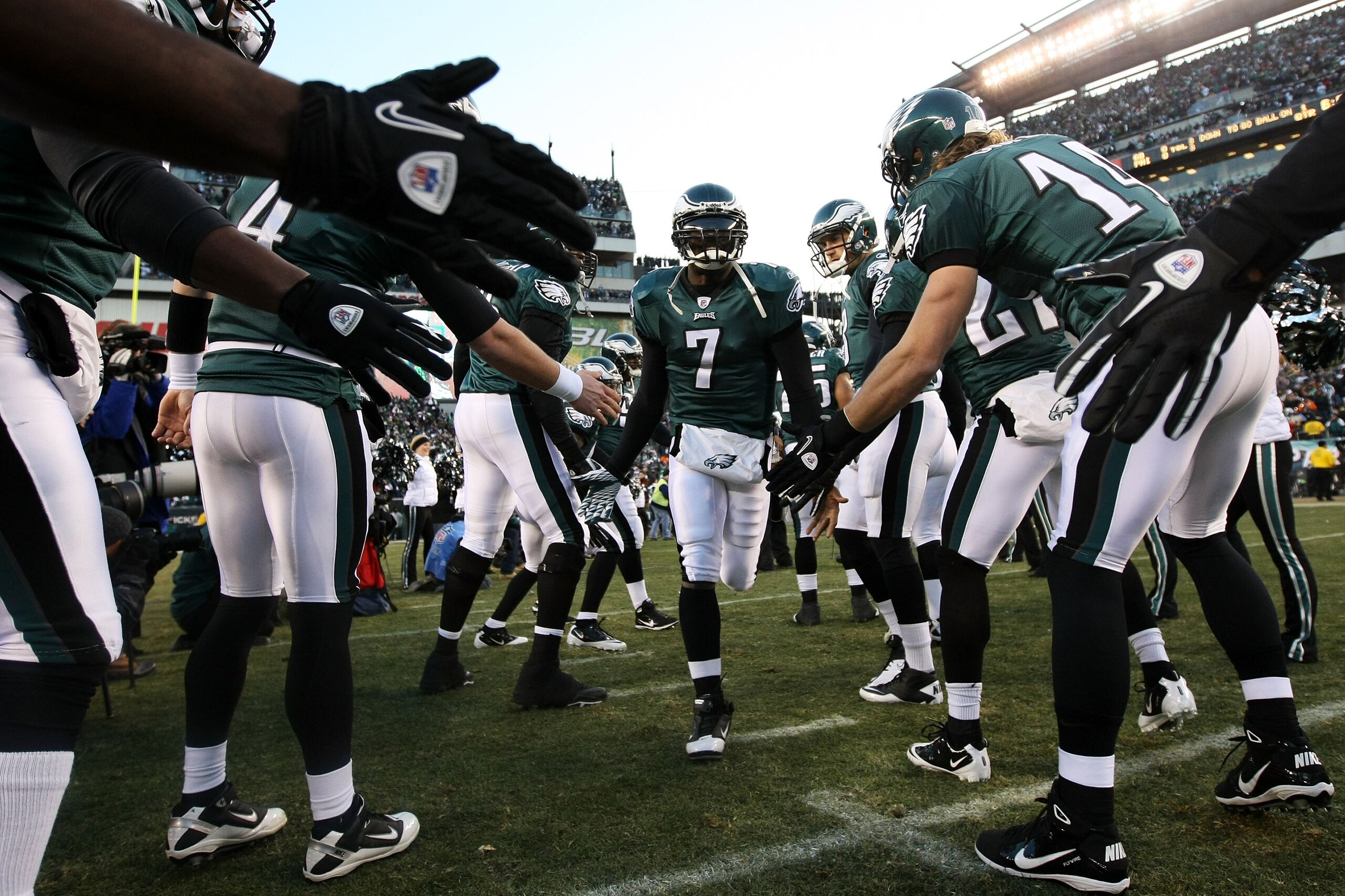 PHILADELPHIA, PA - JANUARY 09:  Michael Vick #7 of the Philadelphia Eagles takes the field before playing against the Green Bay Packers in the 2011 NFC wild card playoff game at Lincoln Financial Field on January 9, 2011 in Philadelphia, Pennsylvania.  (P