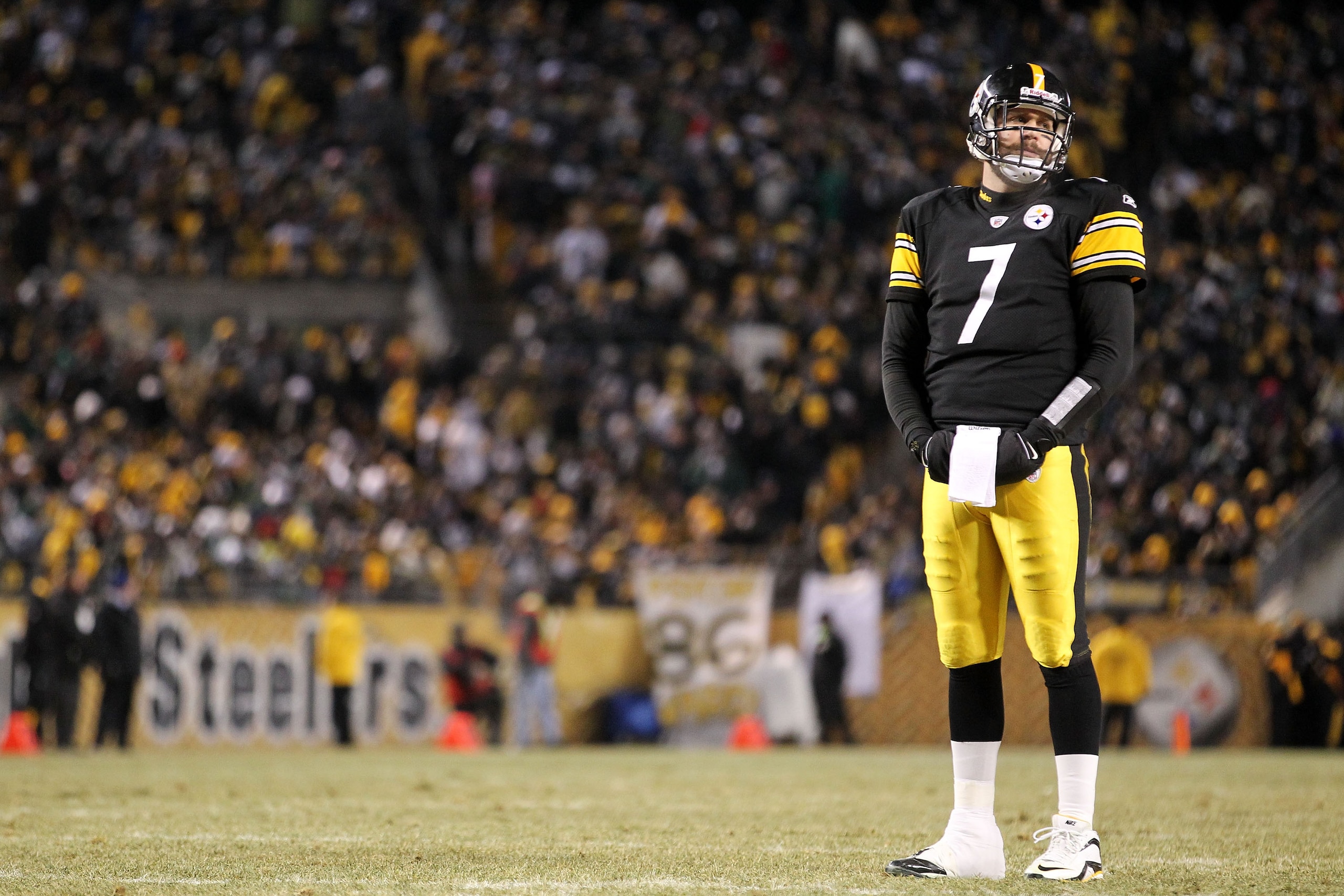 PITTSBURGH, PA - JANUARY 23:  Ben Roethlisberger #7 of the Pittsburgh Steelers looks on against the New York Jets in the 2011 AFC Championship game at Heinz Field on January 23, 2011 in Pittsburgh, Pennsylvania. The Steelers won 24 to 19.  (Photo by Ronal