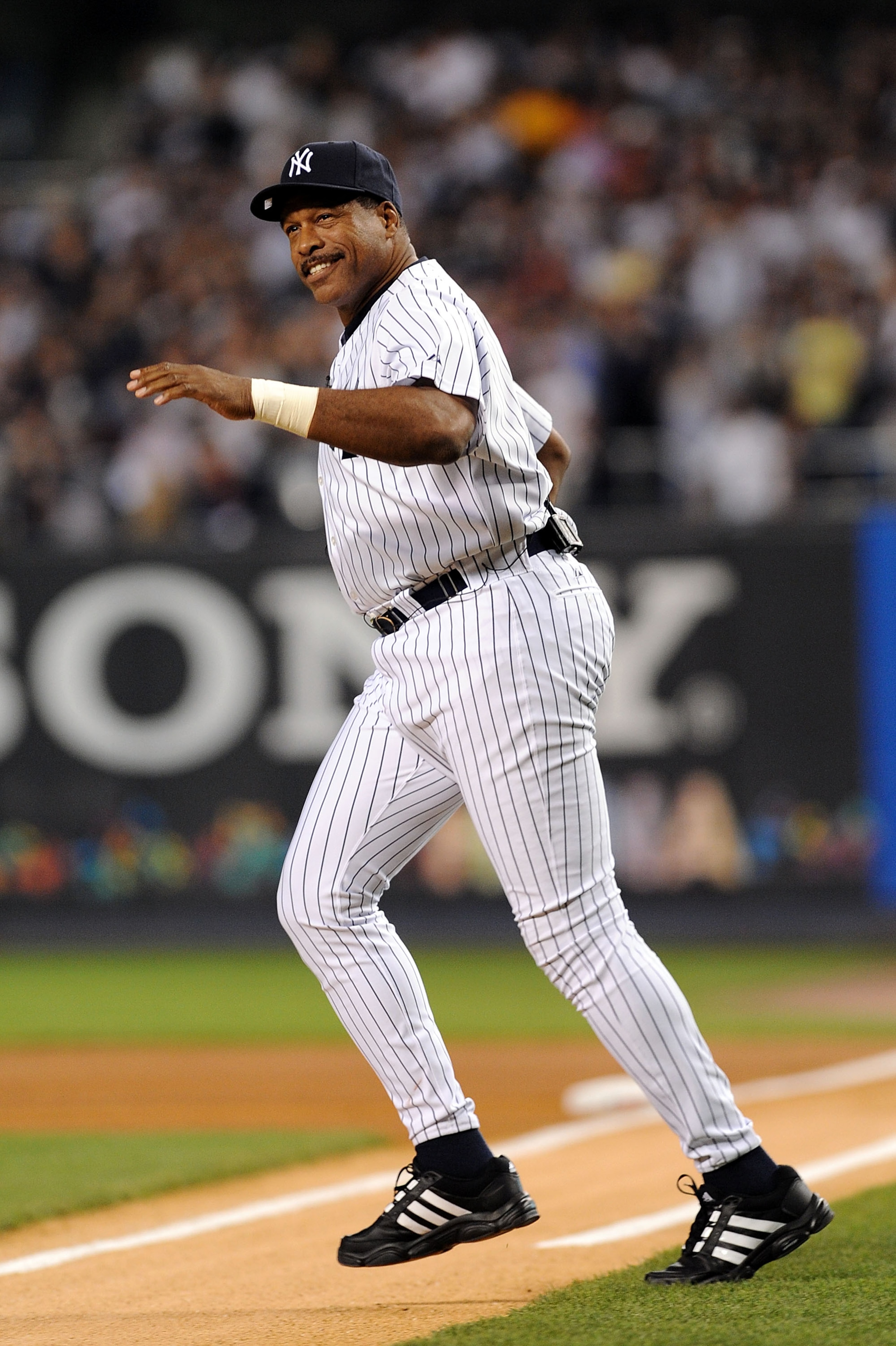 NEW YORK - SEPTEMBER 21: Dave Winfield takes the field during a pregame ceremony prior to the start of the last regular season game at Yankee Stadium between the Baltimore Orioles and the New York Yankees on September 21, 2008 in the Bronx borough of New NEW YORK - SEPTEMBER 21: Dave Winfield takes the field during a pregame ceremony prior to the start of the last regular season game at Yankee Stadium between the Baltimore Orioles and the New York Yankees on September 21, 2008 in the Bronx borough of New