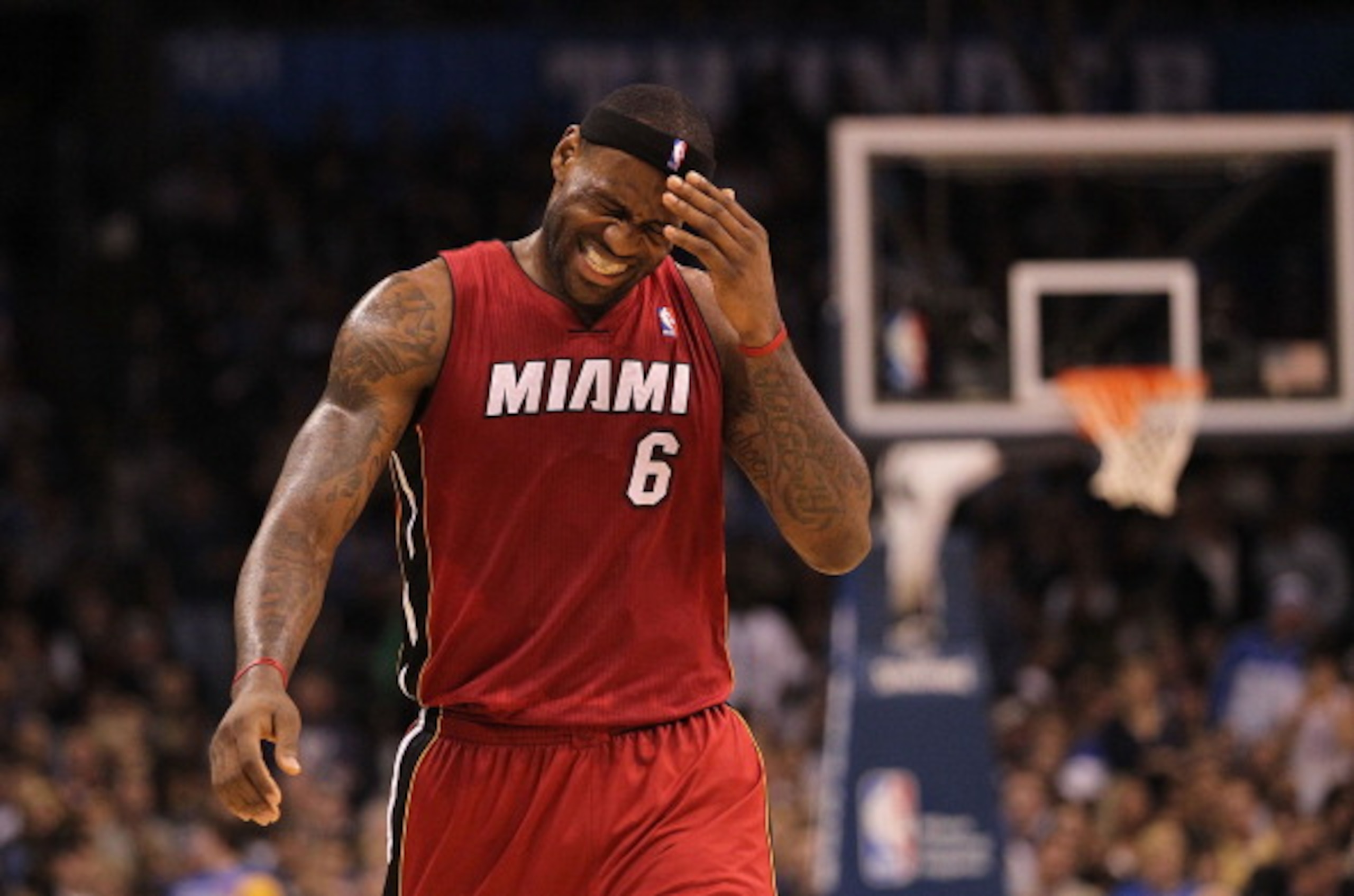 OKLAHOMA CITY, OK - JANUARY 30:  Forward LeBron James #6 of the Miami Heat during play against the Oklahoma City Thunder at Ford Center on January 30, 2011 in Oklahoma City, Oklahoma.  NOTE TO USER: User expressly acknowledges and agrees that, by download
