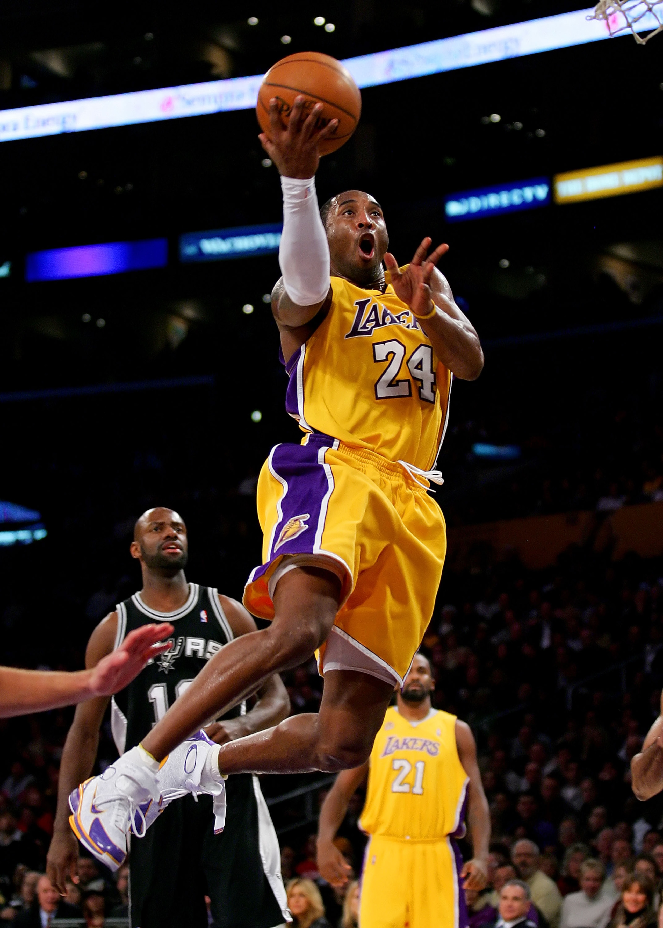 LOS ANGELES, CA - DECEMBER 13:  Kobe Bryant #24of the Los Angeles Lakers puts a shot up against the San Antonio Spurs at Staples Center on December 13, 2007 in Los Angeles, California.  NOTE TO USER: User expressly acknowledges and agrees that, by downloa