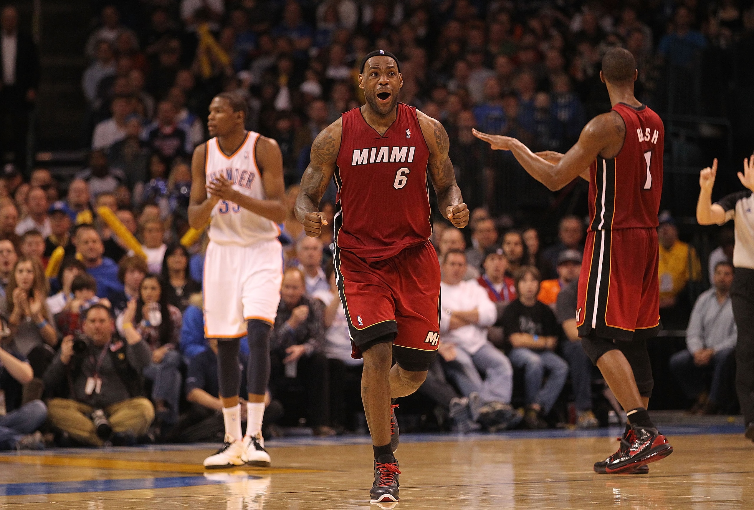 OKLAHOMA CITY, OK - JANUARY 30:  Forward LeBron James #6 of the Miami Heat during play against the Oklahoma City Thunder at Ford Center on January 30, 2011 in Oklahoma City, Oklahoma.  NOTE TO USER: User expressly acknowledges and agrees that, by download