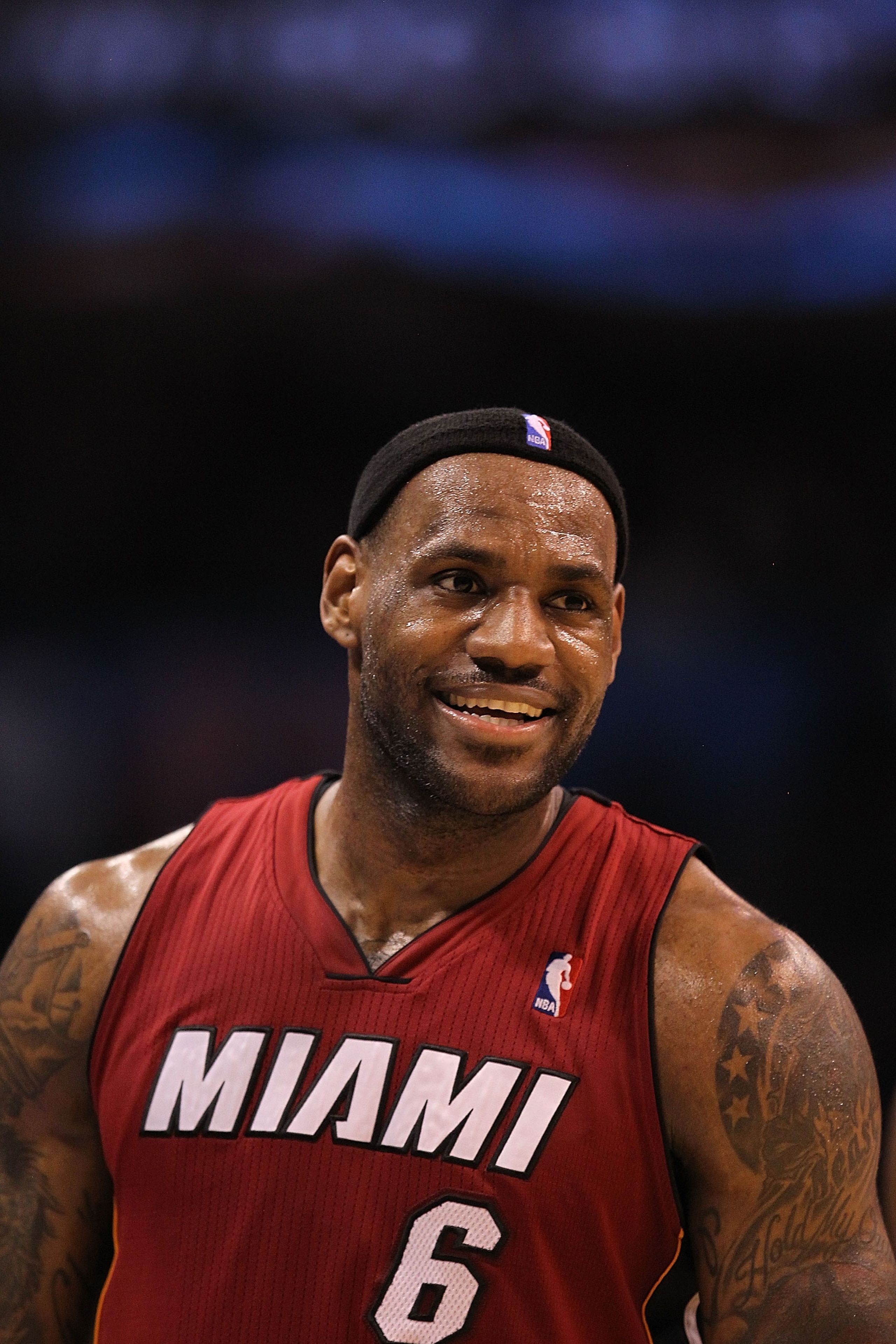 OKLAHOMA CITY, OK - JANUARY 30:  Forward LeBron James #6 of the Miami Heat during play against the Oklahoma City Thunder at Ford Center on January 30, 2011 in Oklahoma City, Oklahoma.  NOTE TO USER: User expressly acknowledges and agrees that, by download
