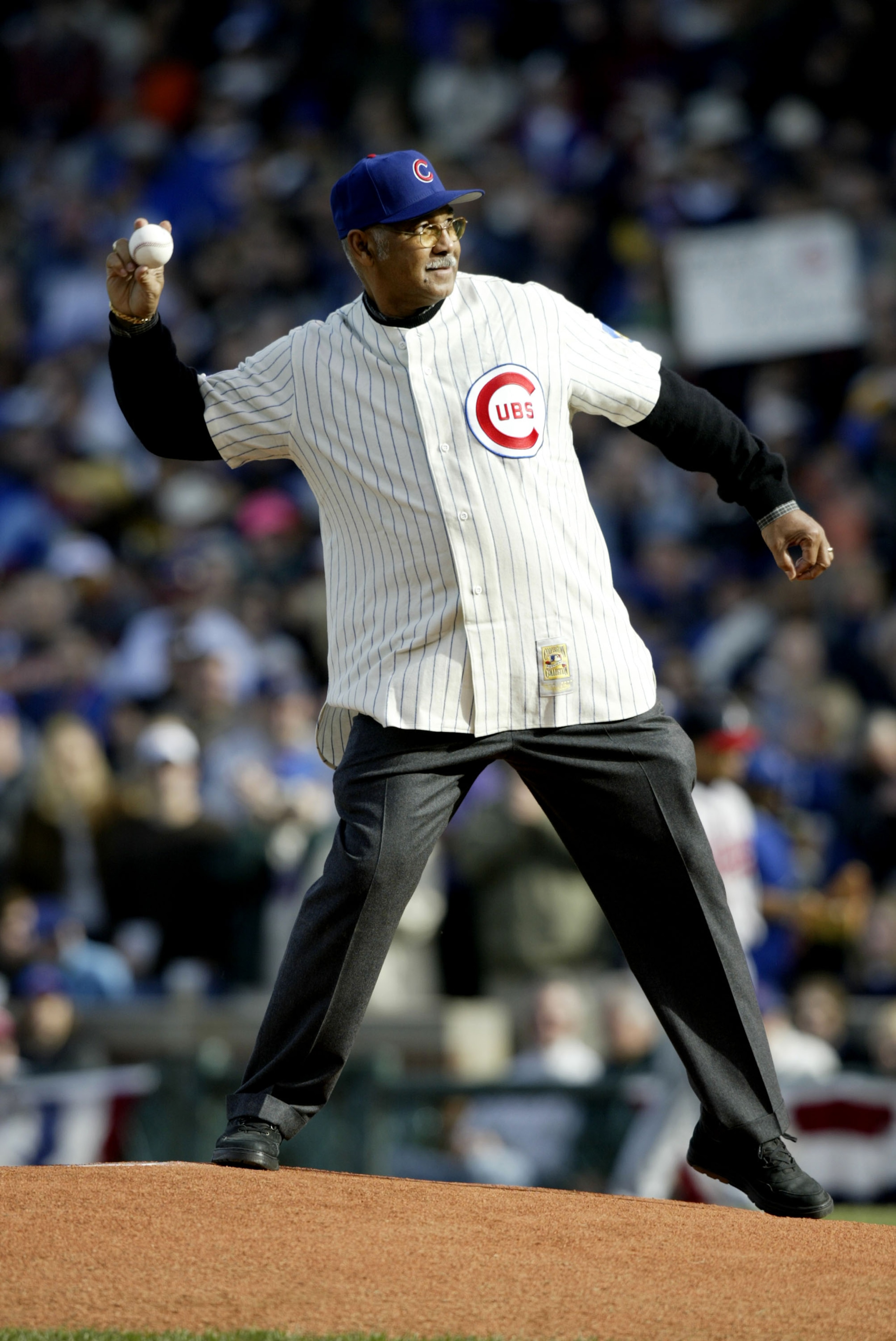 CHICAGO - OCTOBER 4: Former Cub Billy Williams throws out the ceremonial first pitch before the Chicago Cubs take on the Atlanta Braves during game four of their National League Division Series October 4, 2003 at Wrigley Field in Chicago, Illinois. (Pho CHICAGO - OCTOBER 4: Former Cub Billy Williams throws out the ceremonial first pitch before the Chicago Cubs take on the Atlanta Braves during game four of their National League Division Series October 4, 2003 at Wrigley Field in Chicago, Illinois. (Pho