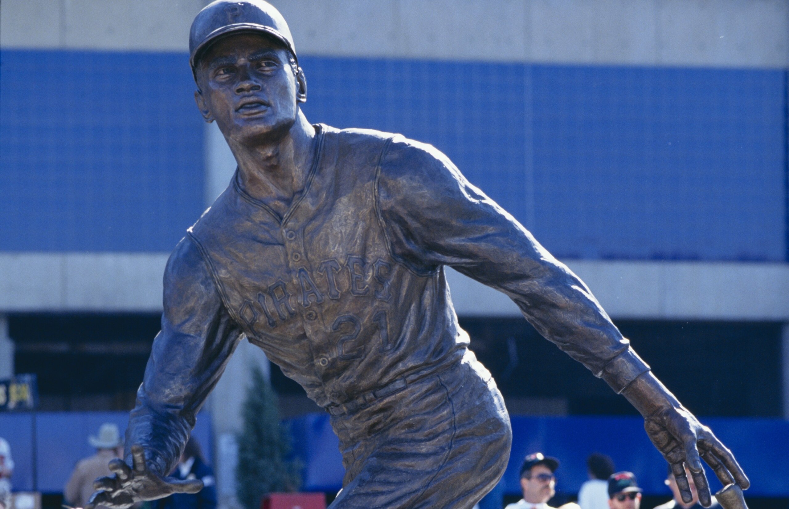 PITTSBURGH - OCTOBER 16:  Roberto Clemente statue outside Three Rivers Stadium is shown on October 16, 1994 in Pittsburgh, Pennsylvania. (Photo by Doug Pensinger/Getty Images)
