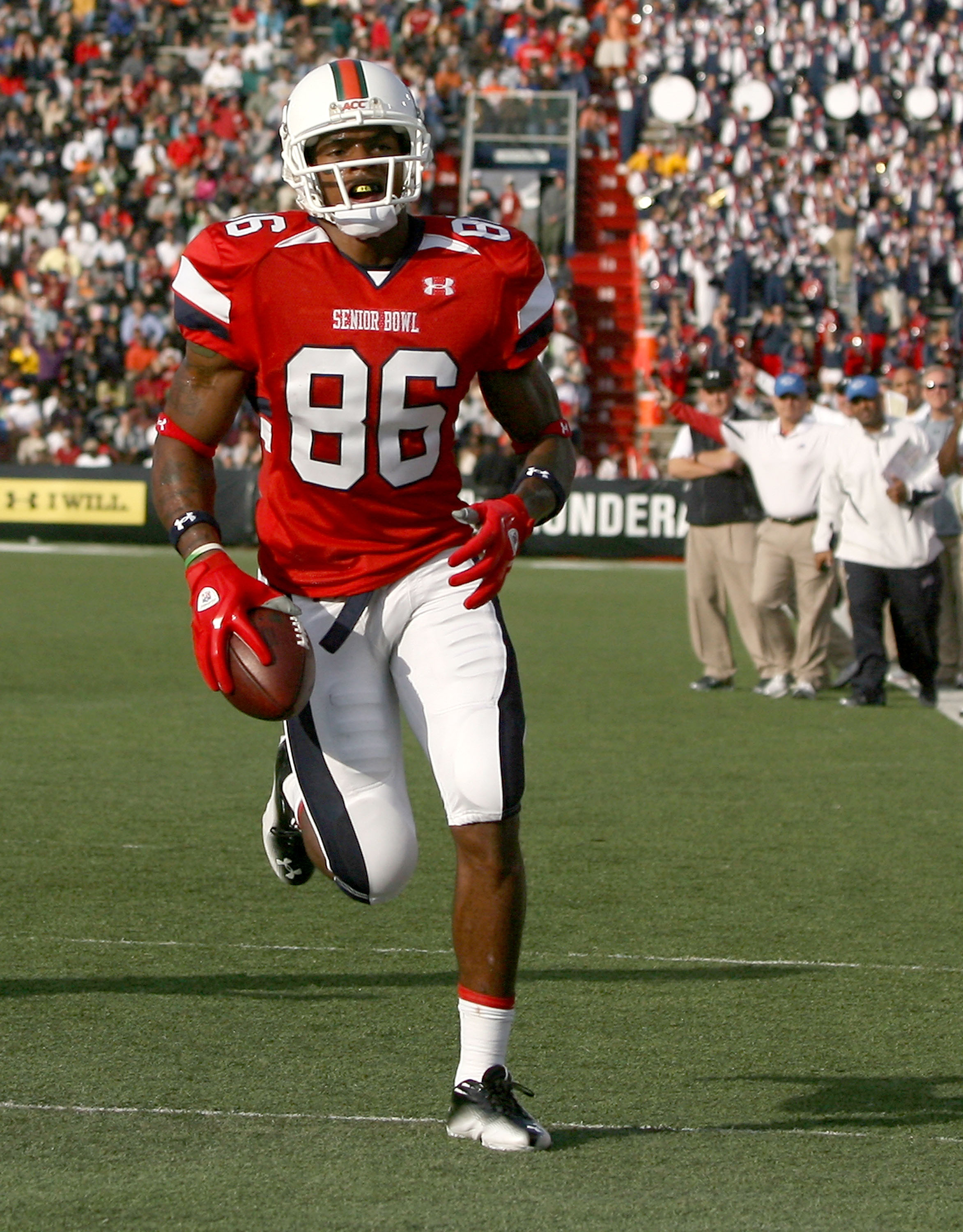 MOBILE, AL - JANUARY 29: Wide receiver Leonard Hankerson #86 South Team scores a touchdwon against the North Team during the second quarter of the Under Armour Senior Bowl on January 29, 2011 at Ladd-Pebbles Stadium in Mobile, Alabama. (Photo by Sean Gar MOBILE, AL - JANUARY 29: Wide receiver Leonard Hankerson #86 South Team scores a touchdwon against the North Team during the second quarter of the Under Armour Senior Bowl on January 29, 2011 at Ladd-Pebbles Stadium in Mobile, Alabama. (Photo by Sean Gar