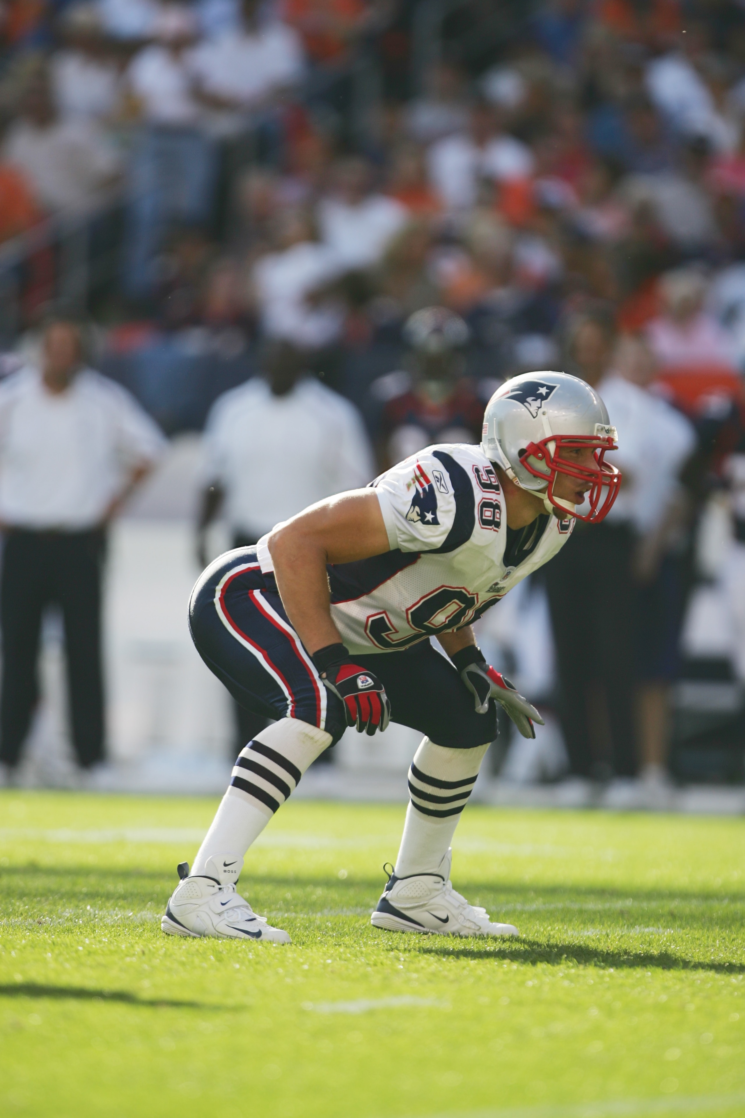 DENVER - OCTOBER 16: Defensive lineman Chad Brown #98 of the New England Patriots lines up for a play against the Denver Broncos at INVESCO Field at Mile High on October 16, 2005 in Denver, Colorado. The Broncos defeated the Pats 28-20. (Photo by Doug Pe DENVER - OCTOBER 16: Defensive lineman Chad Brown #98 of the New England Patriots lines up for a play against the Denver Broncos at INVESCO Field at Mile High on October 16, 2005 in Denver, Colorado. The Broncos defeated the Pats 28-20. (Photo by Doug Pe