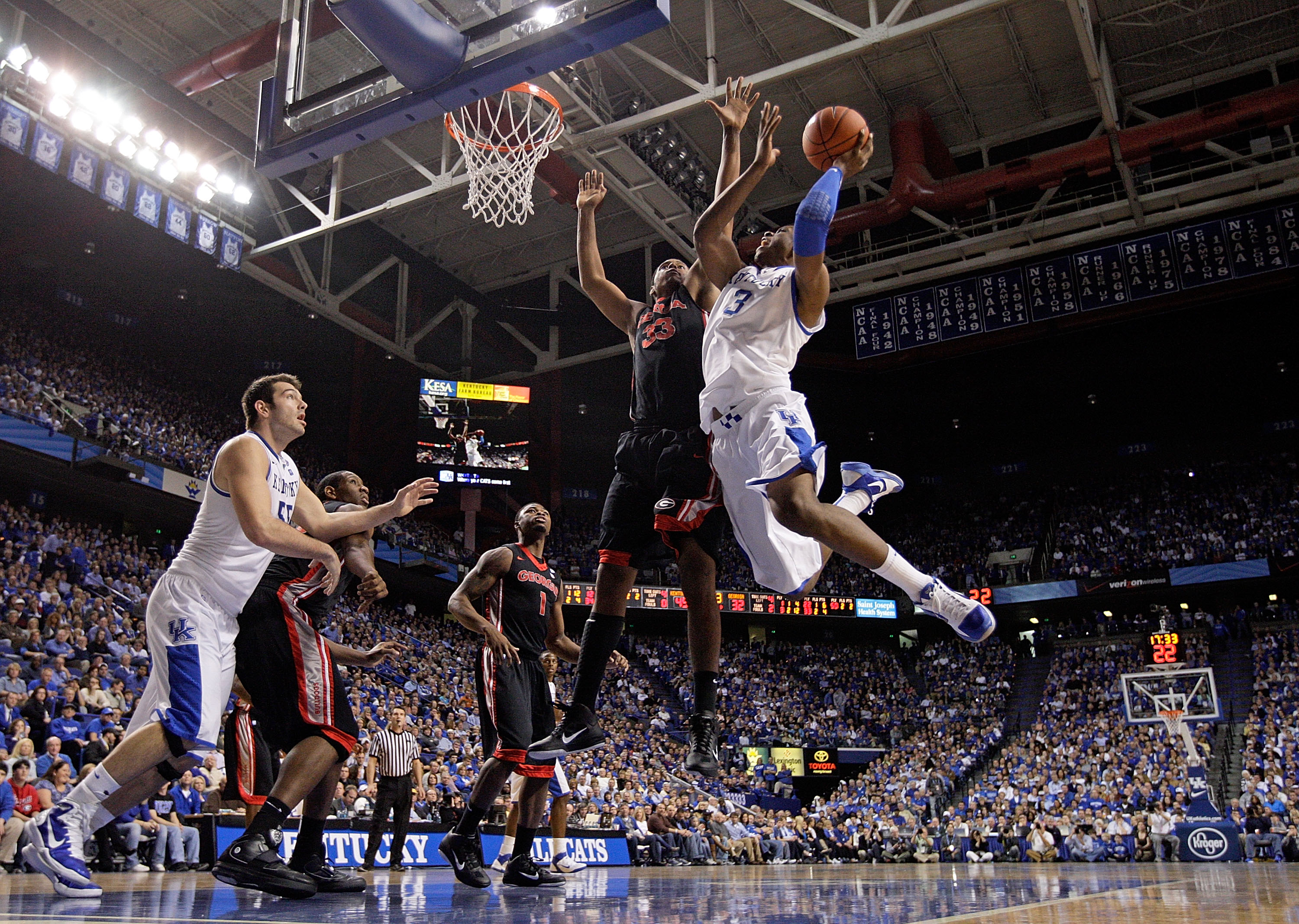 LEXINGTON, KY - JANUARY 29:  Terrence Jones #3 of the Kentucky Wildcats shoots the ball while defended by Trey Thompkins #33 of the Georgia Bulldogs during the SEC game at Rupp Arena on January 29, 2011 in Lexington, Kentucky. Kentucky won 66-60.  (Photo