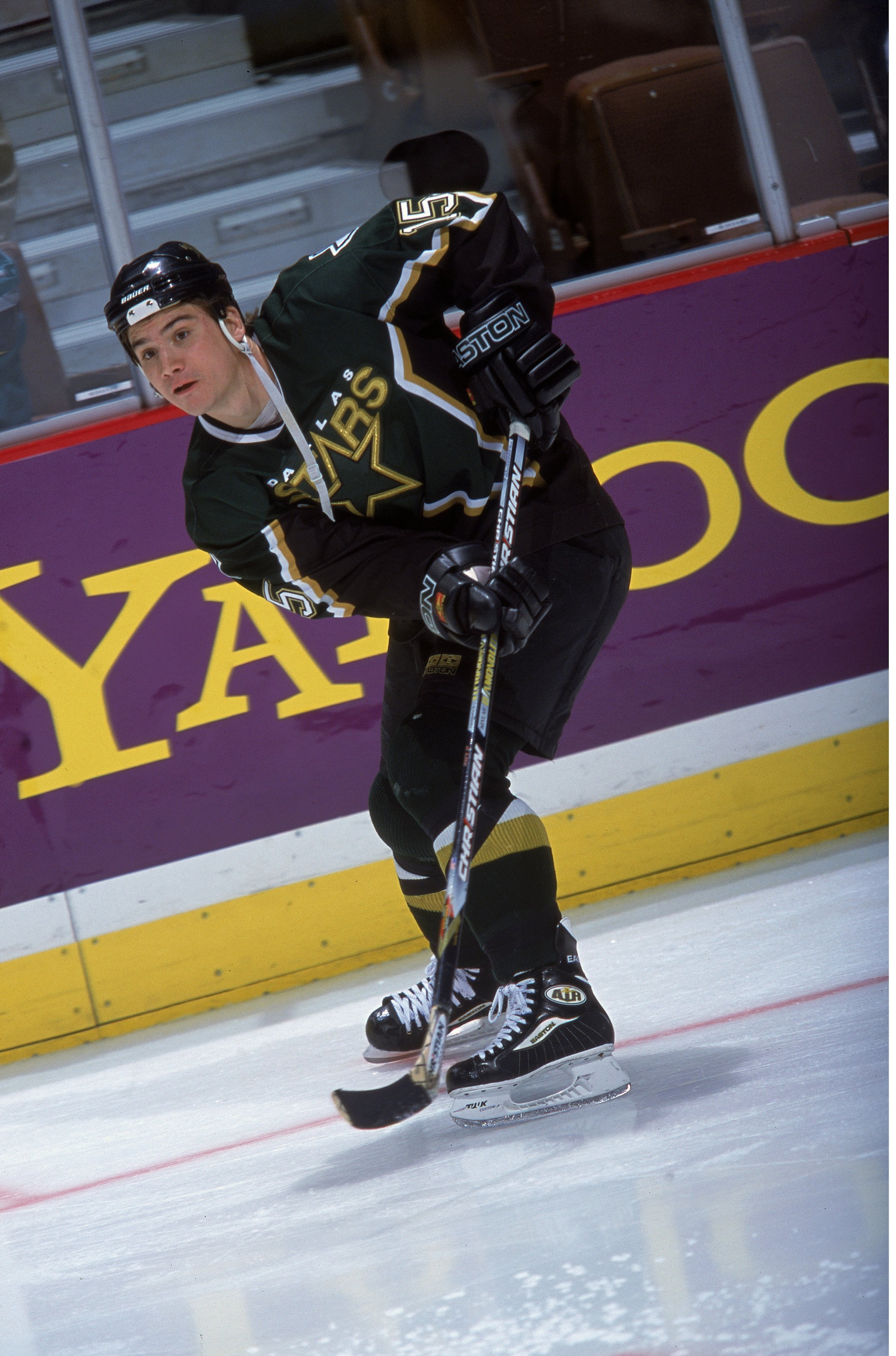 10 Dec 2000: Jamie Langenbrunner #15 of the Dallas Stars passes the puck during the game against the Anaheim Mighty Ducks at the Arrowhead Pond in Anaheim, California. The Stars defeated the Mighty Ducks 1-0.Mandatory Credit: Jeff Gross /Allsport 10 Dec 2000: Jamie Langenbrunner #15 of the Dallas Stars passes the puck during the game against the Anaheim Mighty Ducks at the Arrowhead Pond in Anaheim, California. The Stars defeated the Mighty Ducks 1-0.Mandatory Credit: Jeff Gross /Allsport