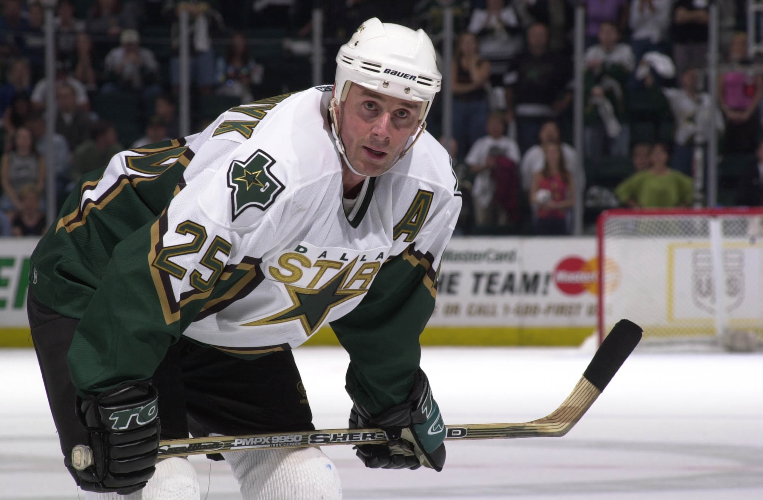 29 April 2001: Joe Nieuwendyk #25 of the Dallas Stars looks on during game 2 of the Western Conference Semifinals against the St. Louis Blues at Reunion Arena in Dallas, Texas. The Blues defeated the Stars 2-1. DIGITAL IMAGE. Mandatory Credit: Elsa/ALLS 29 April 2001: Joe Nieuwendyk #25 of the Dallas Stars looks on during game 2 of the Western Conference Semifinals against the St. Louis Blues at Reunion Arena in Dallas, Texas. The Blues defeated the Stars 2-1. DIGITAL IMAGE. Mandatory Credit: Elsa/ALLS