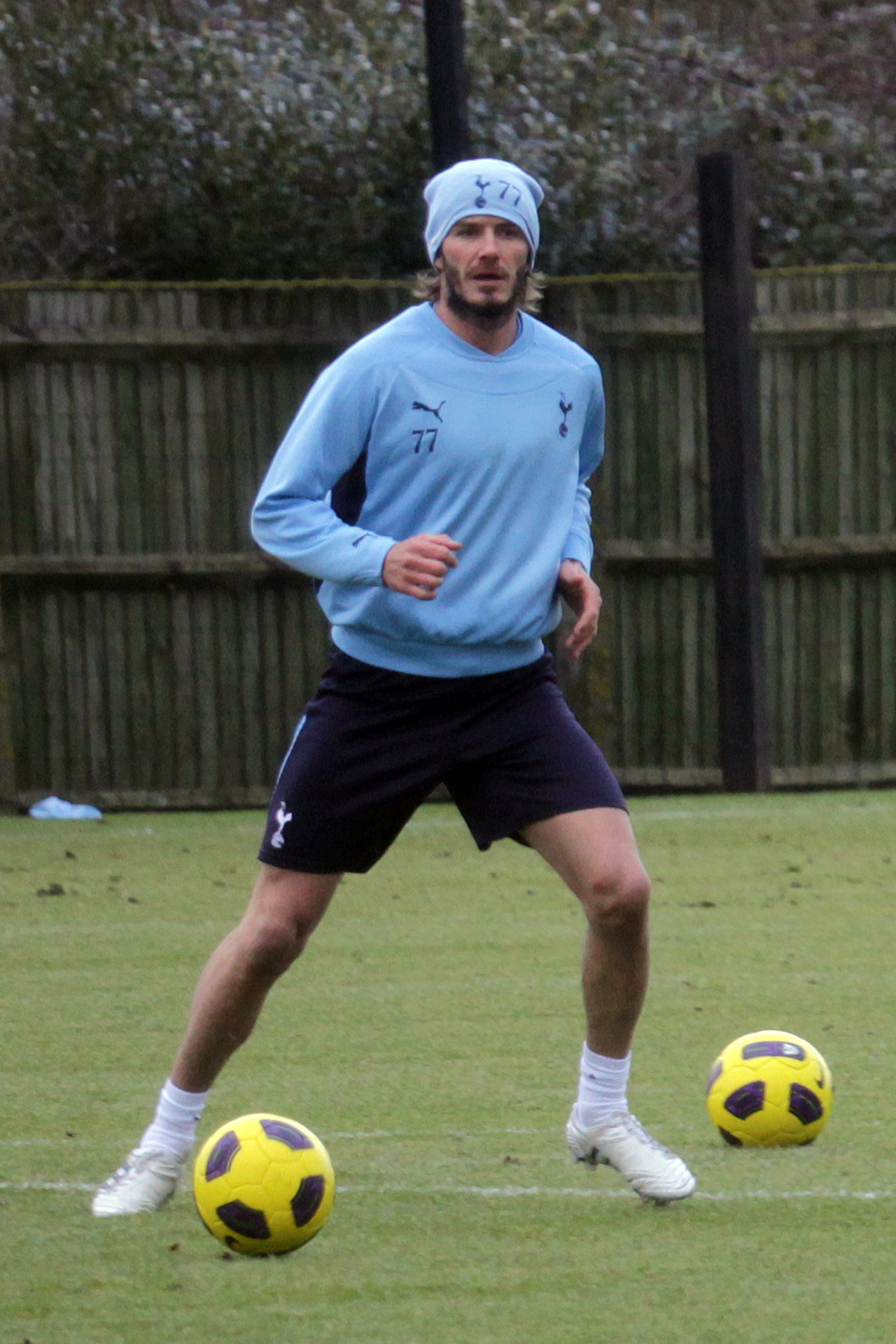 CHIGWELL, UNITED KINGDOM - JANUARY 11: David Beckham sighted training with the Tottenham Hotspur players  on January 11, 2011 in Chigwell, England. (Photo by Neil Mockford/Getty Images)